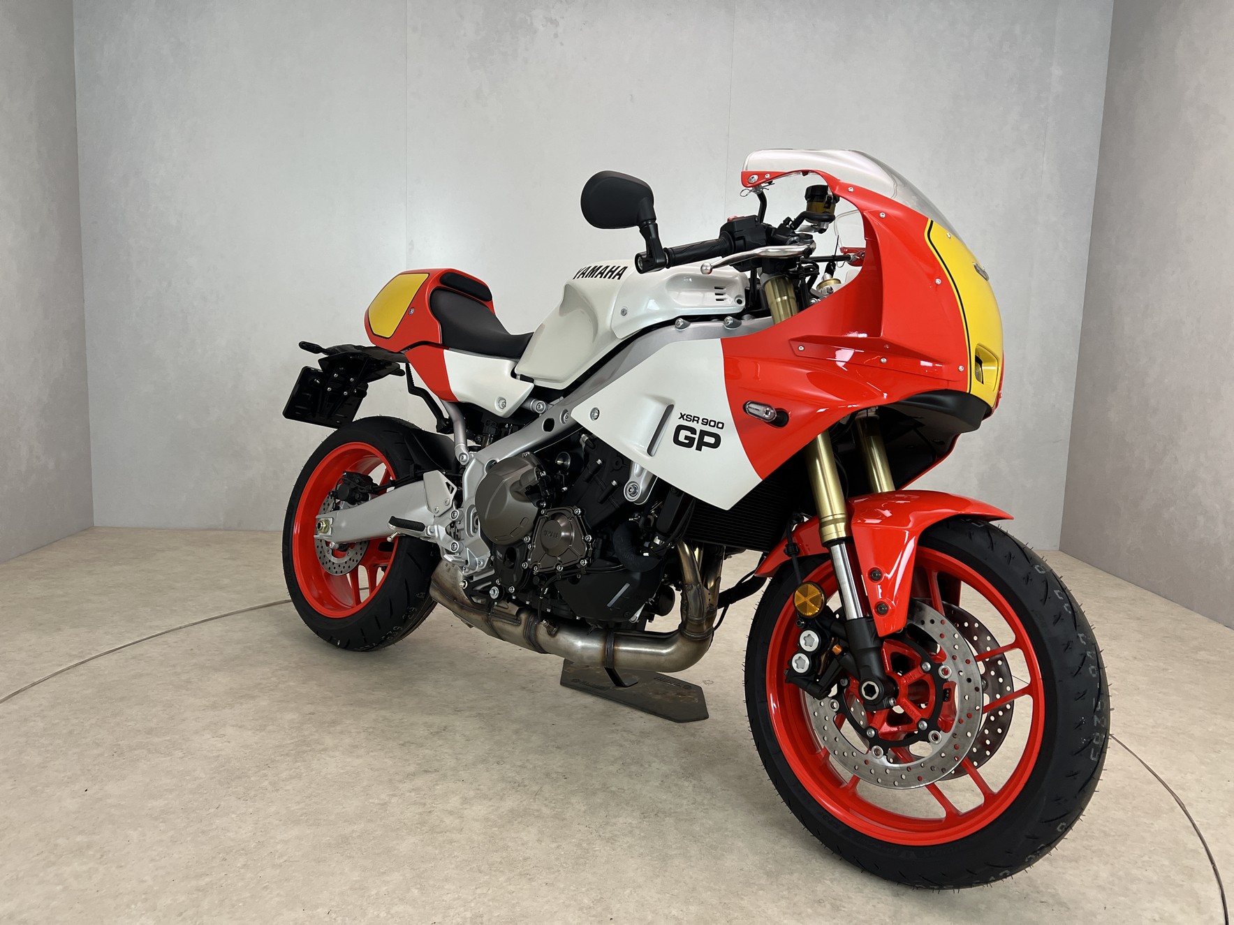 YAMAHA - XSR 900 GP