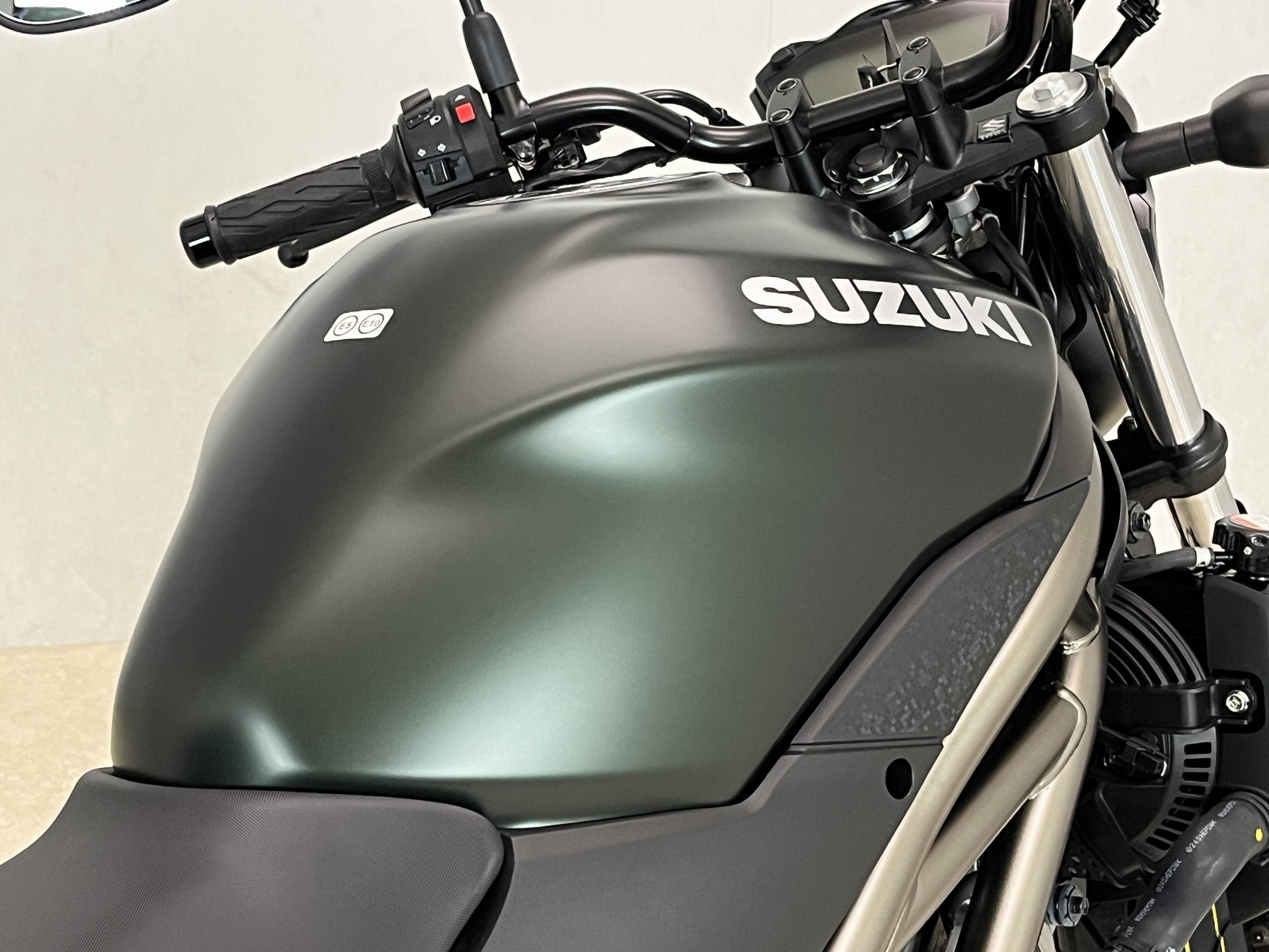 SUZUKI - SV 650 ABS