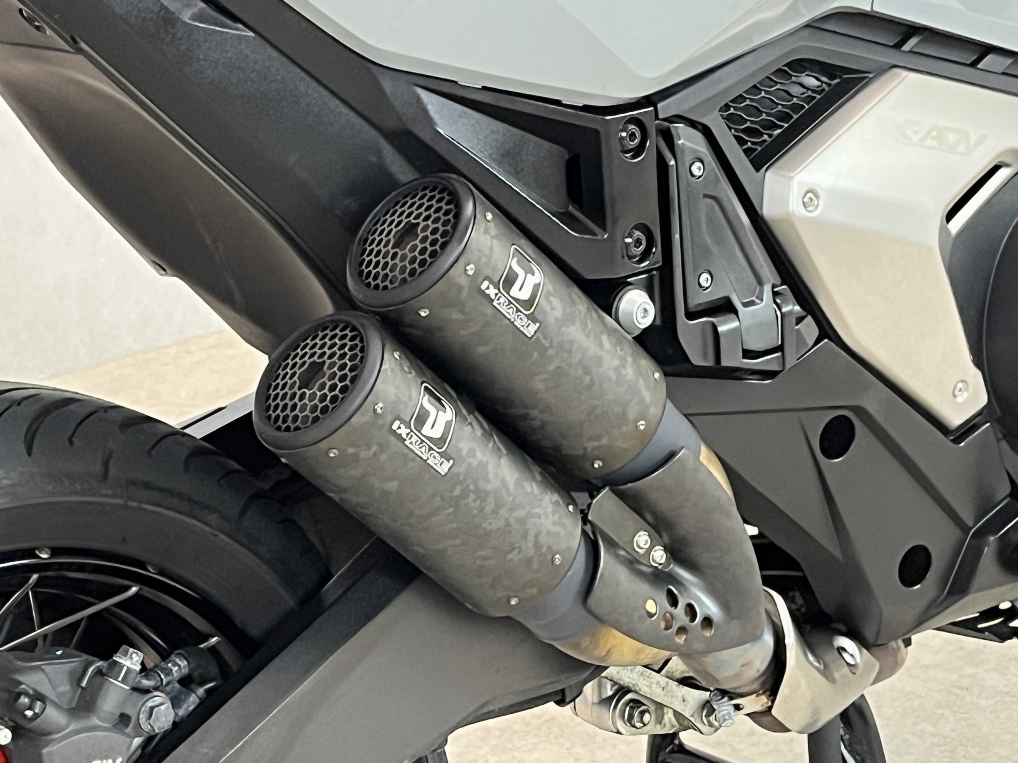 HONDA - X-ADV 750 ABS