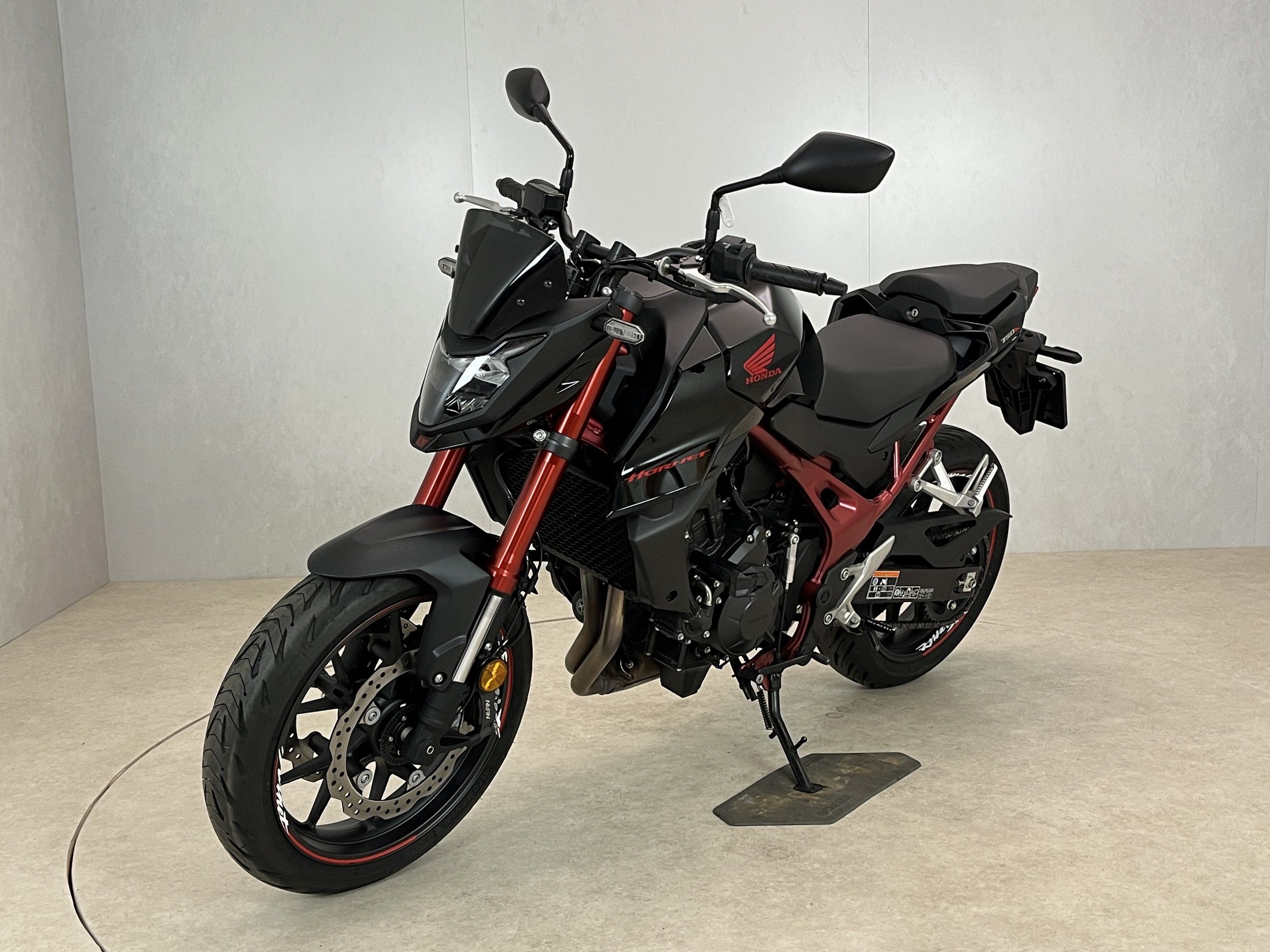 HONDA - CB 750 HORNET