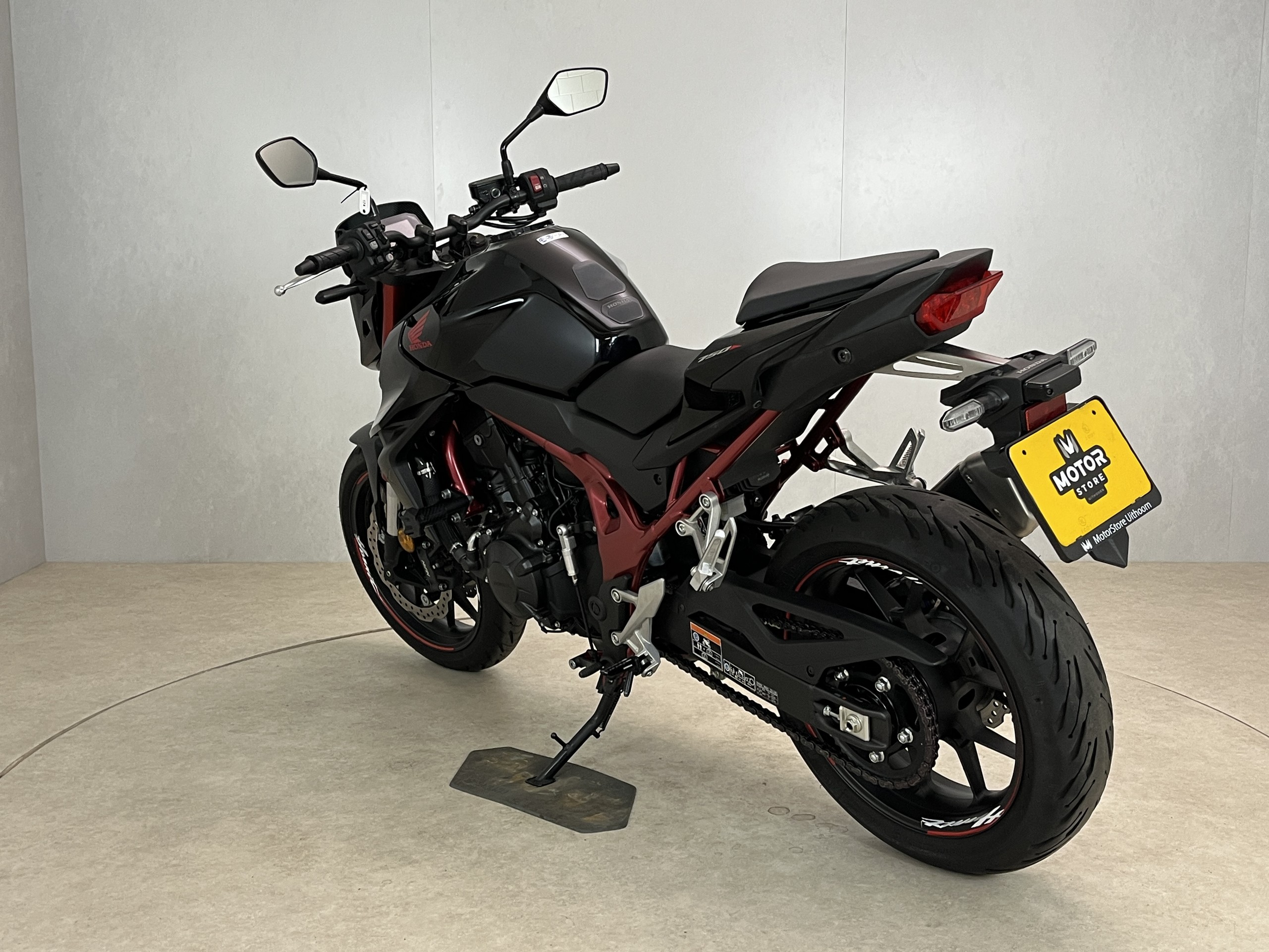 HONDA - CB 750 HORNET