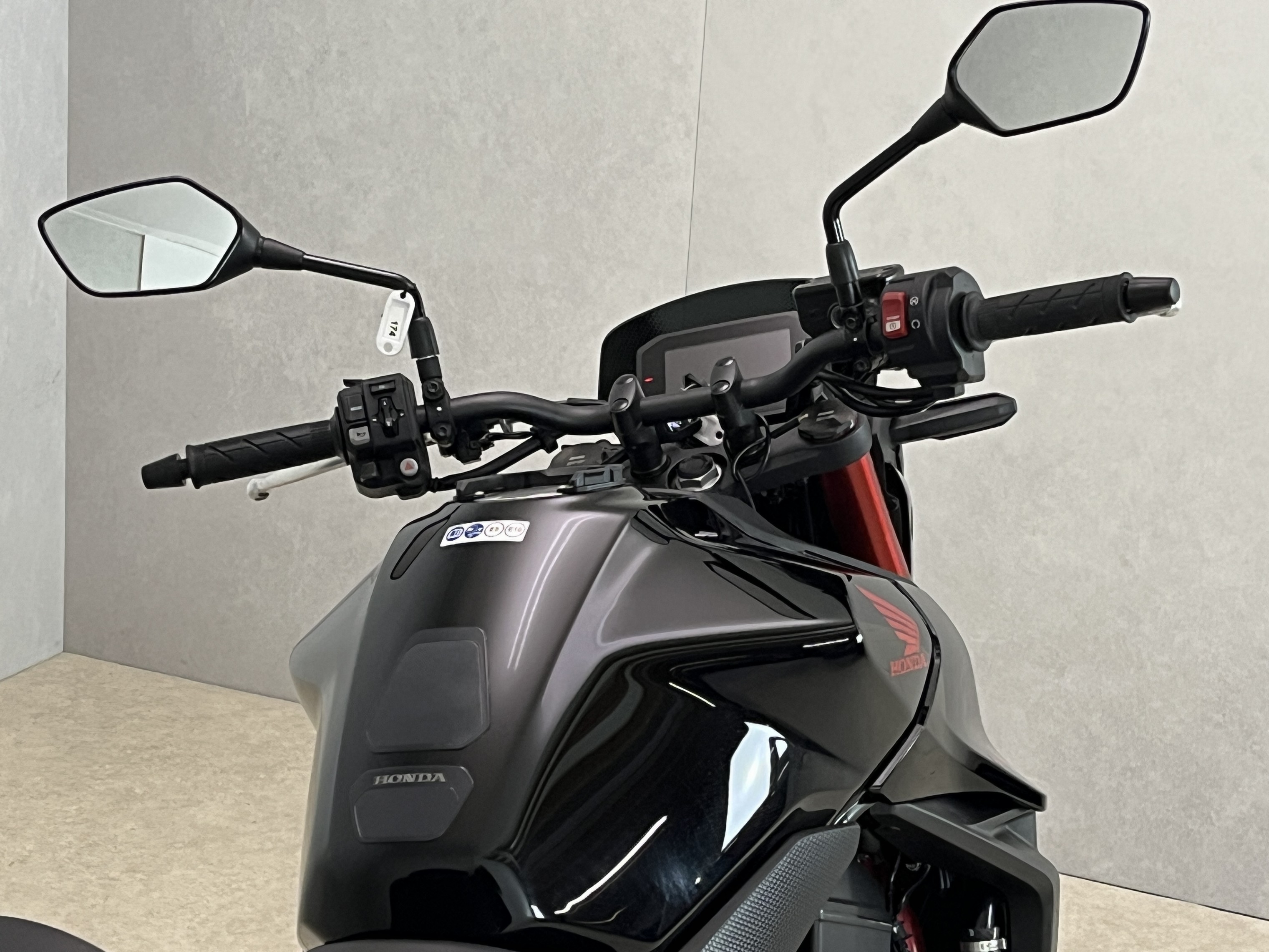 HONDA - CB 750 HORNET