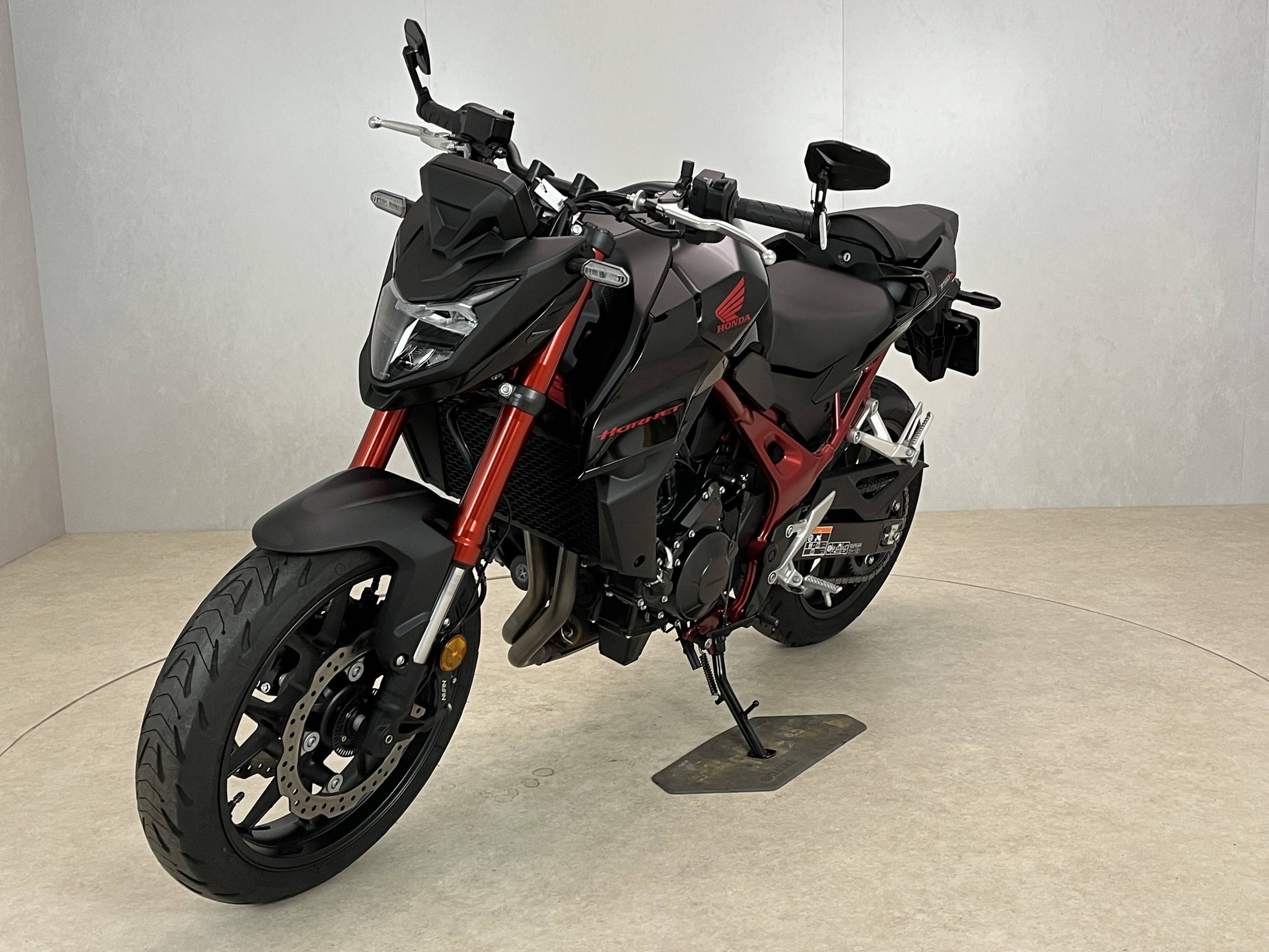 HONDA - CB 750 HORNET