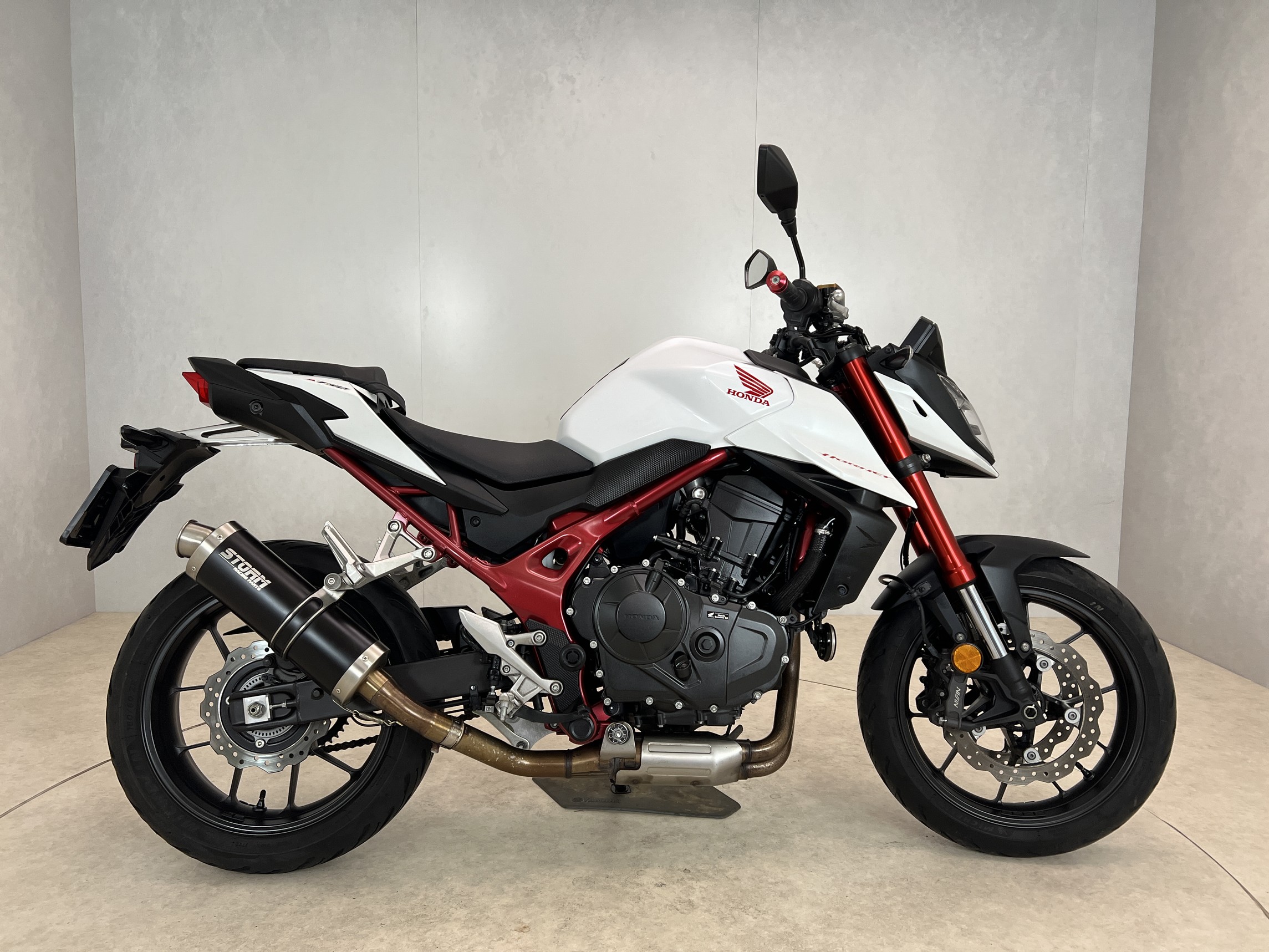 HONDA - CB 750 HORNET