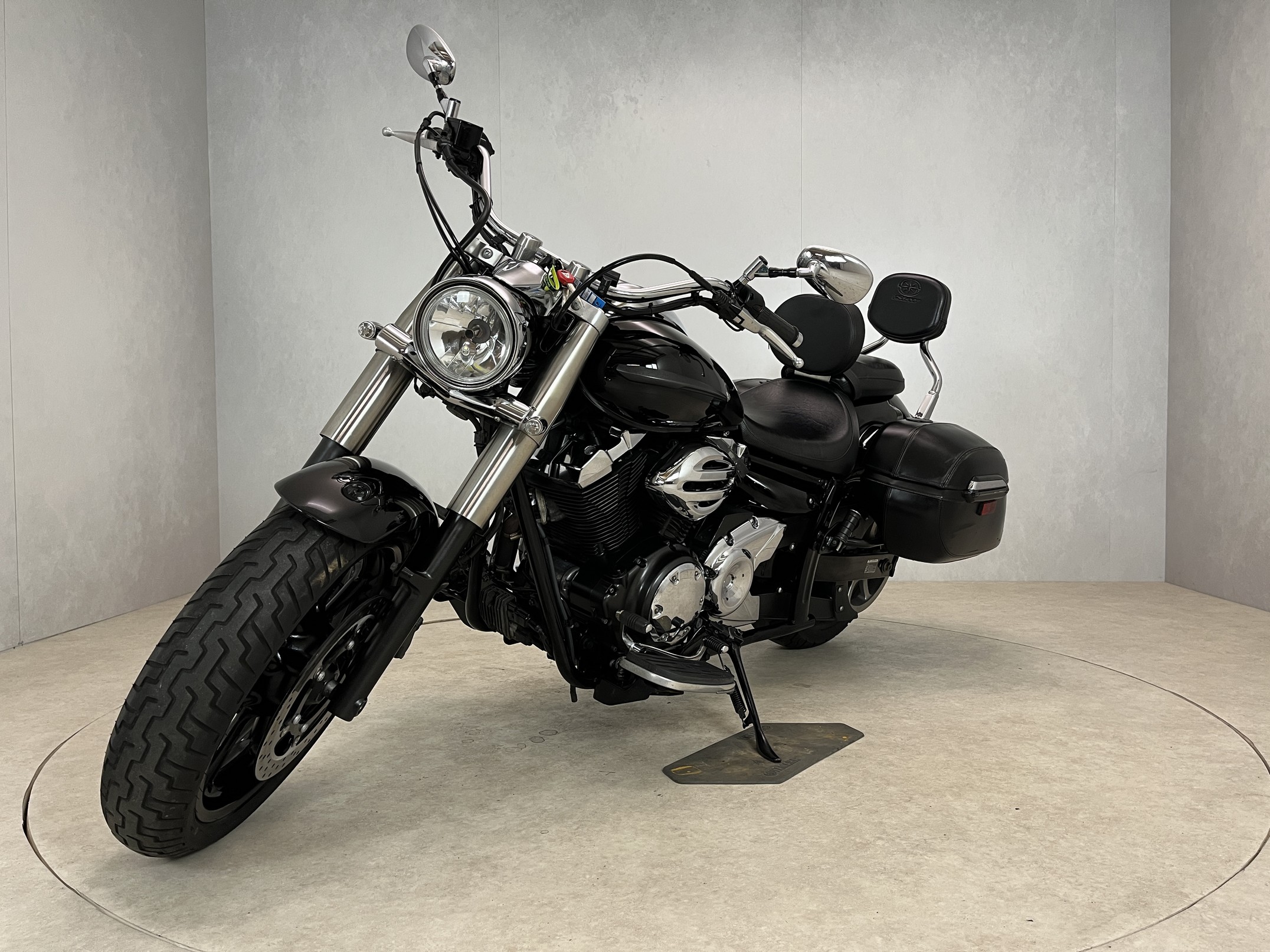 YAMAHA - XVS 950 A