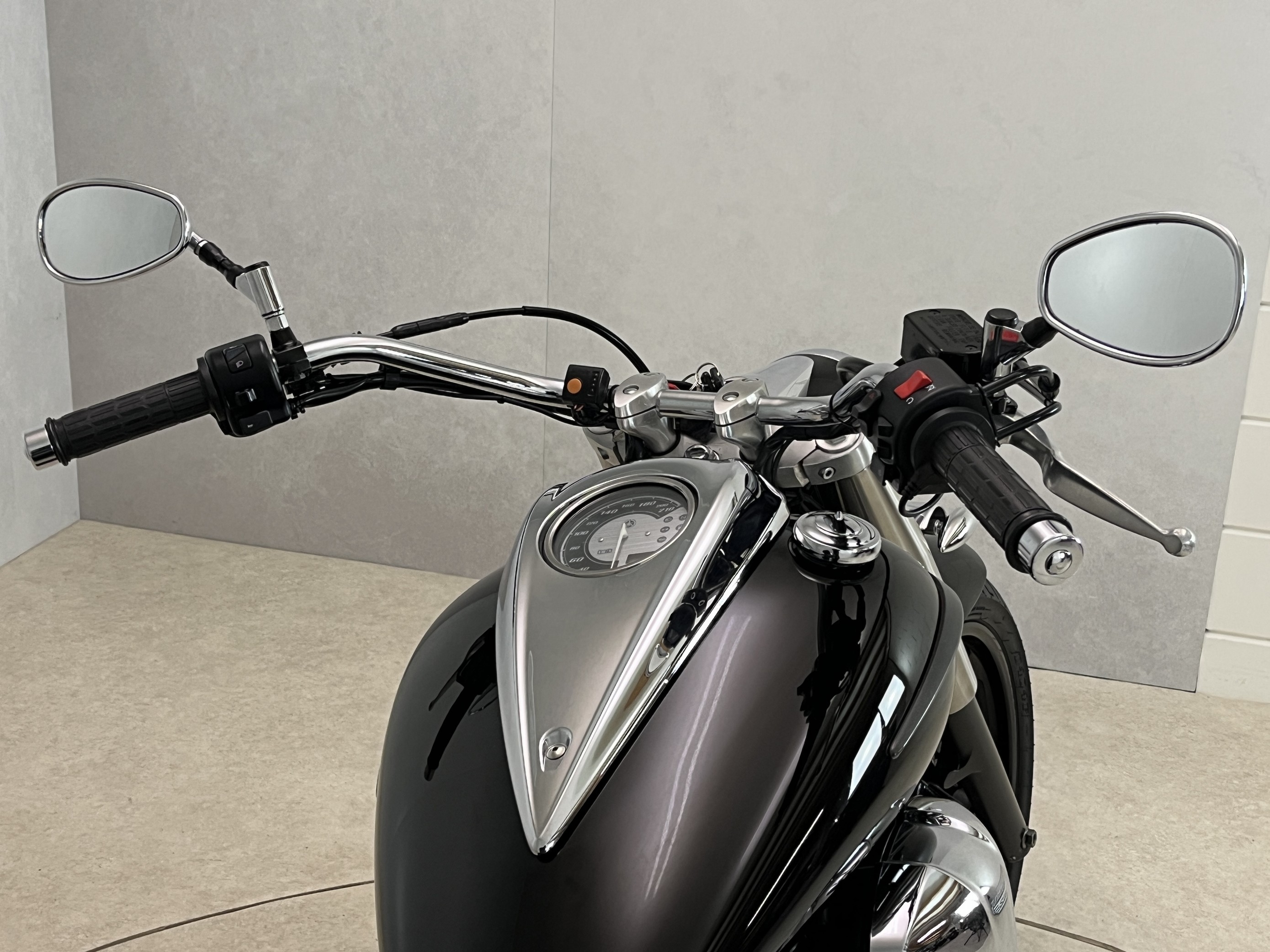 YAMAHA - XVS 950 A
