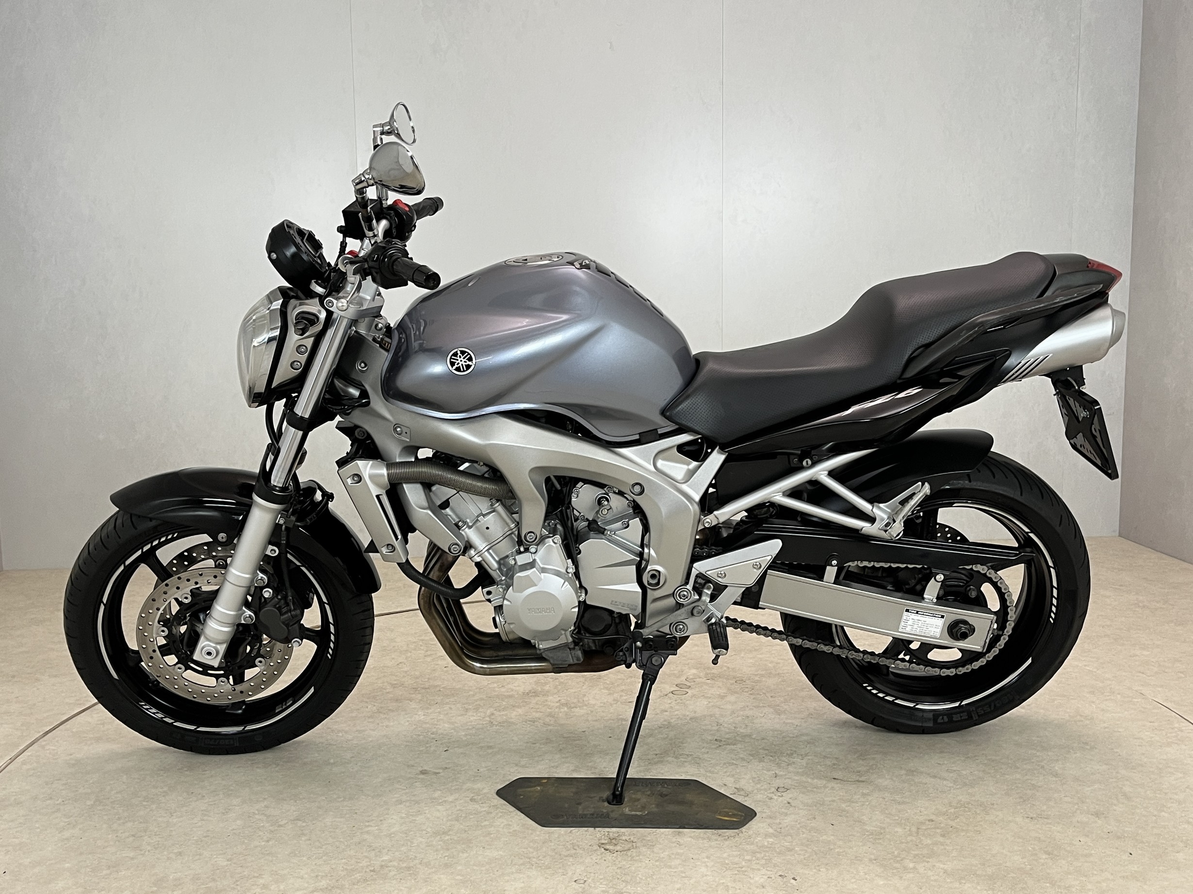 YAMAHA - FZ6 N