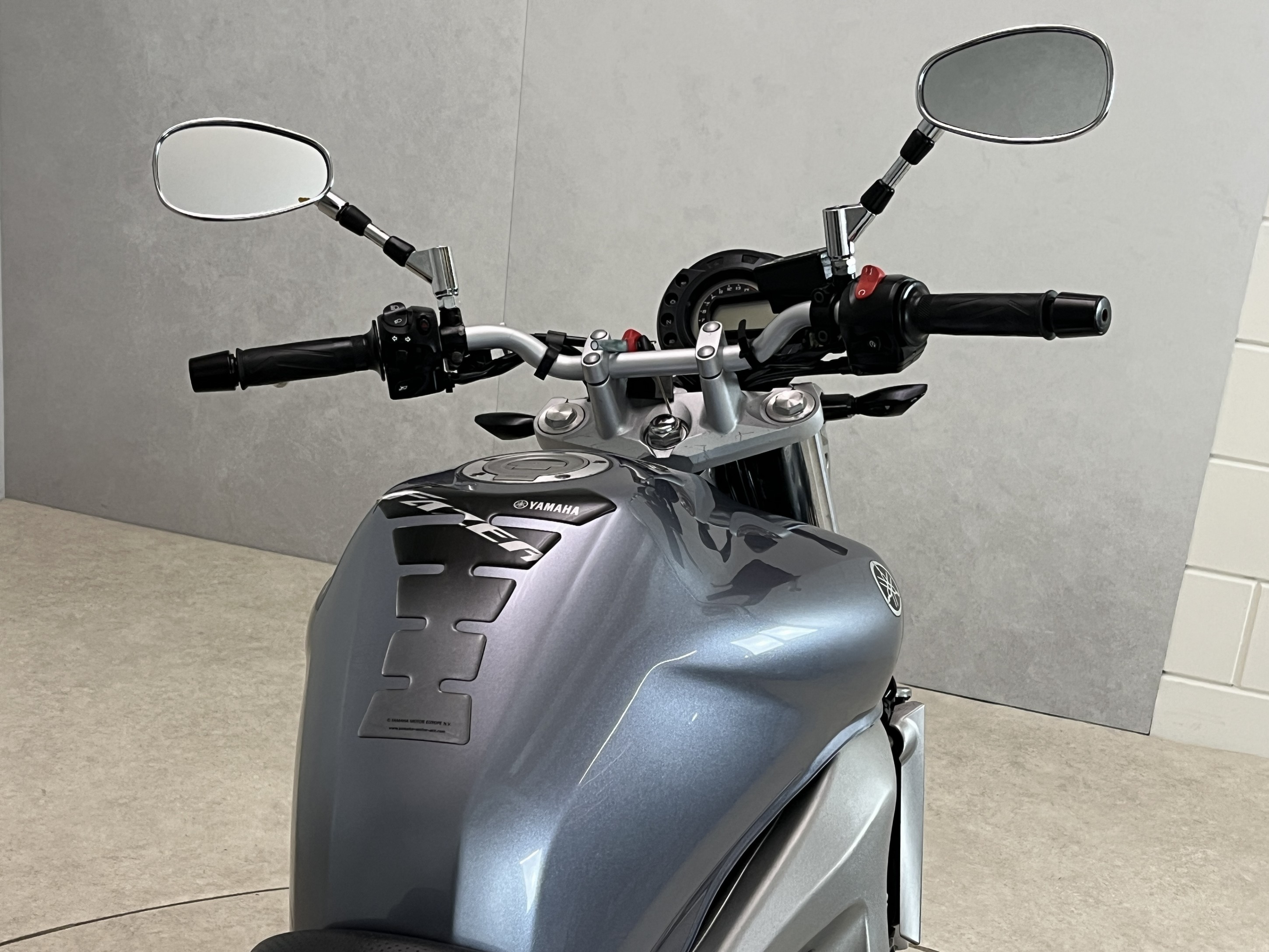 YAMAHA - FZ6 N