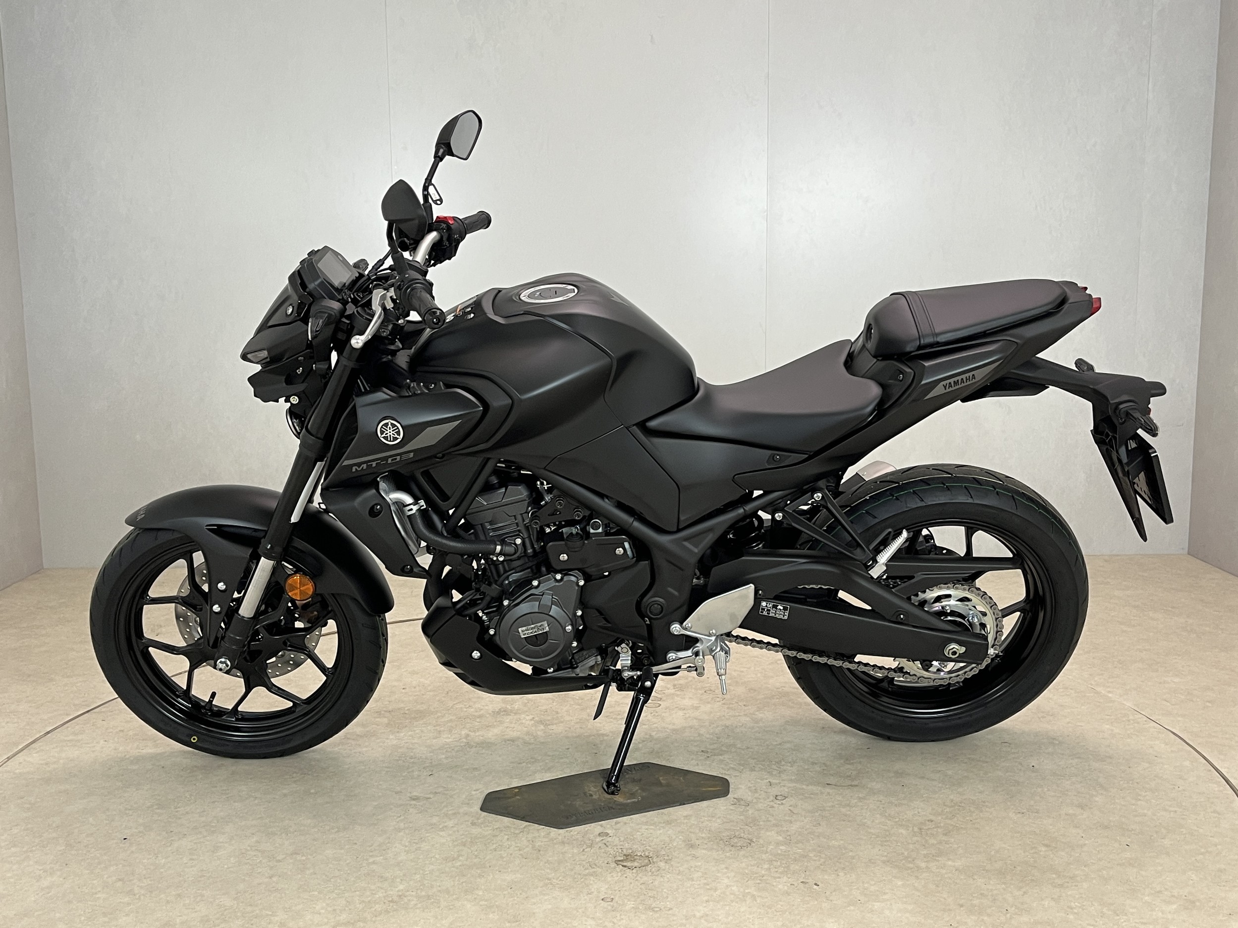 YAMAHA - MT-03