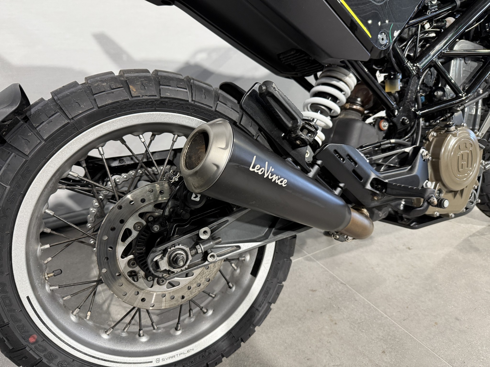 HUSQVARNA - SVARTPILEN 401