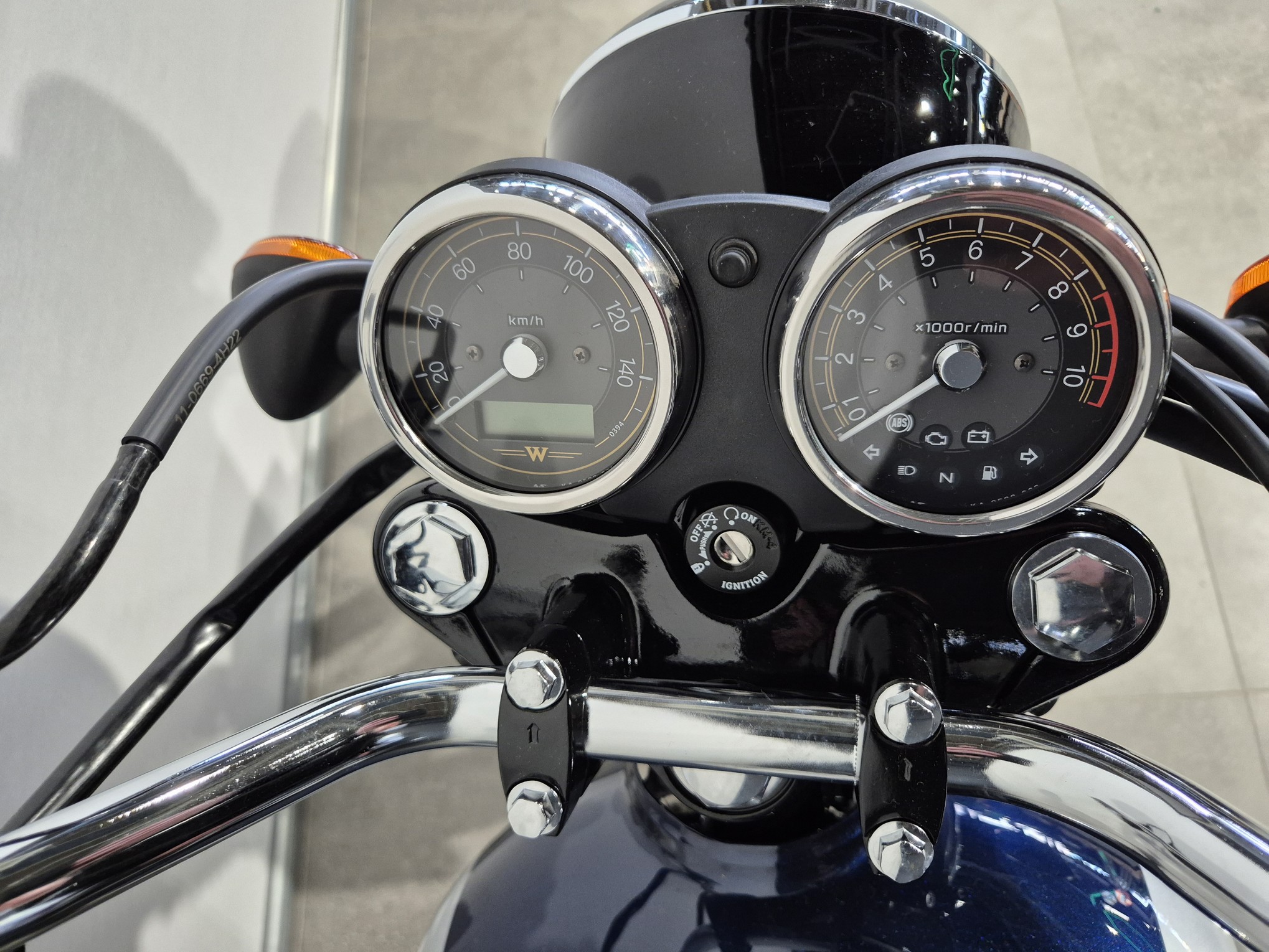 KAWASAKI - W230 ABS