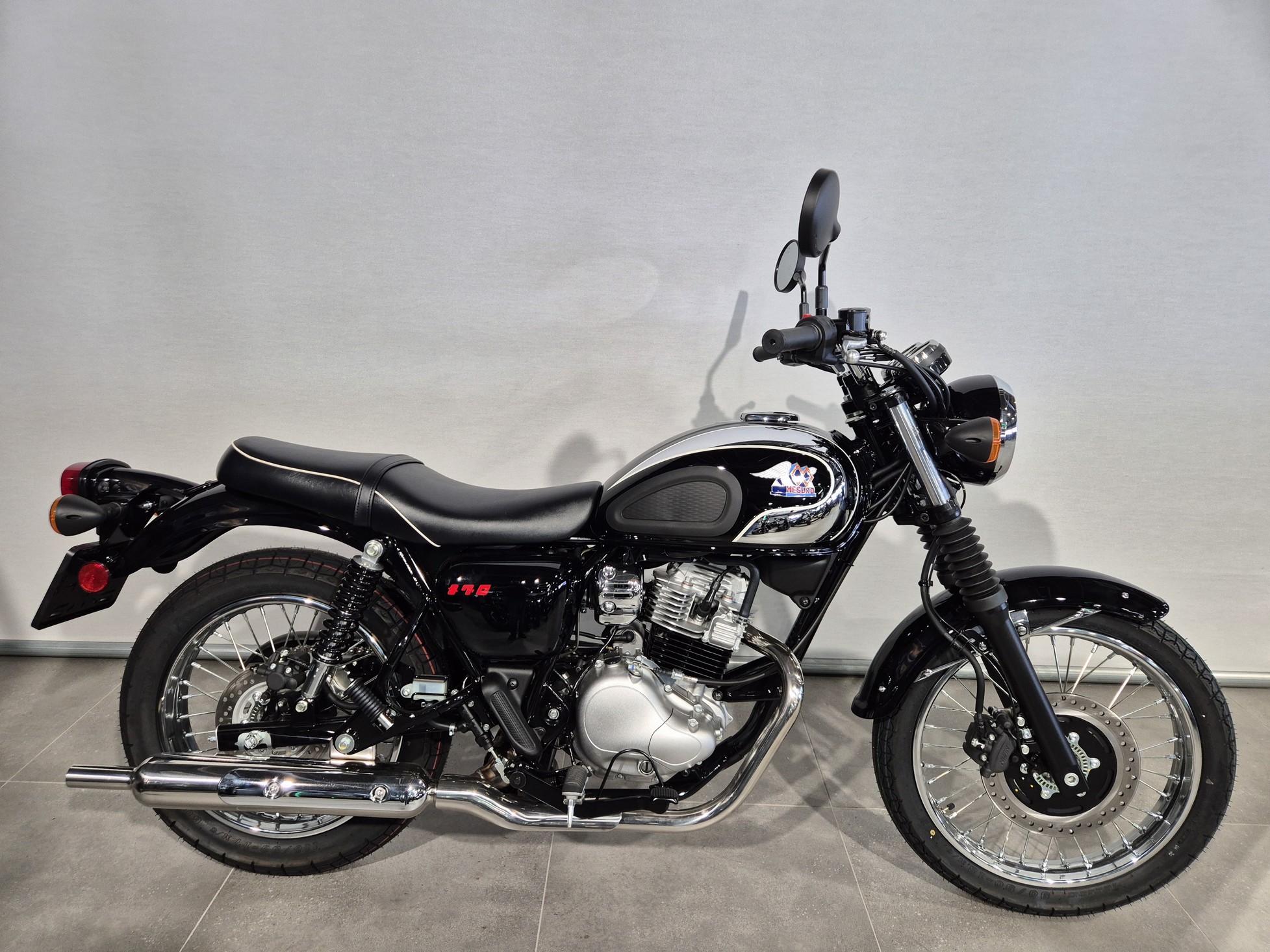 KAWASAKI - Meguro S1