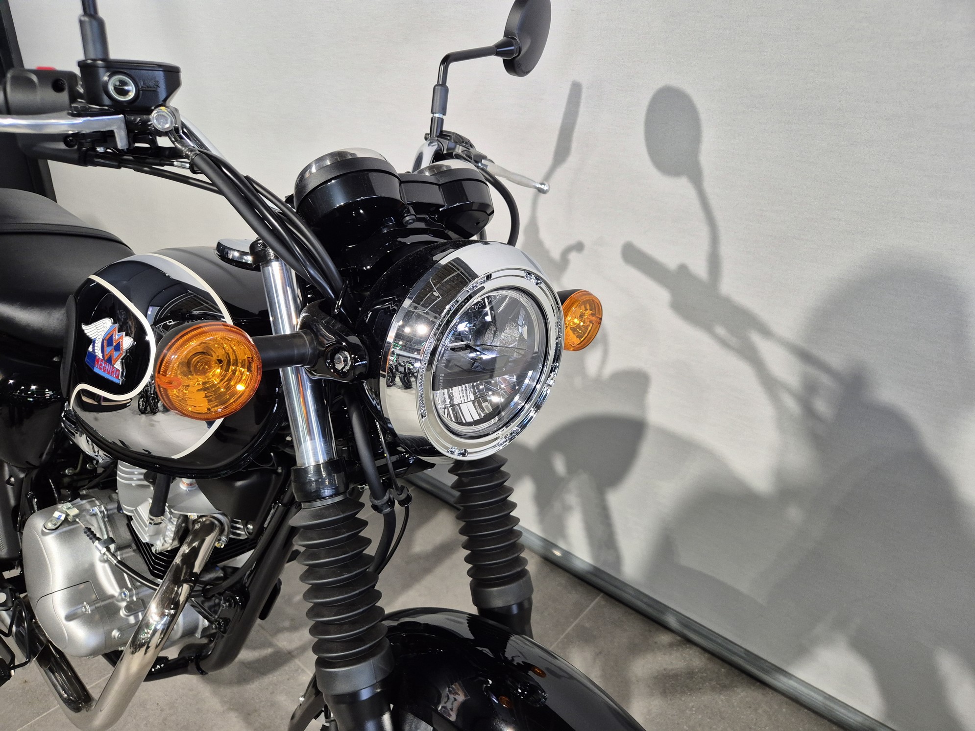KAWASAKI - Meguro S1