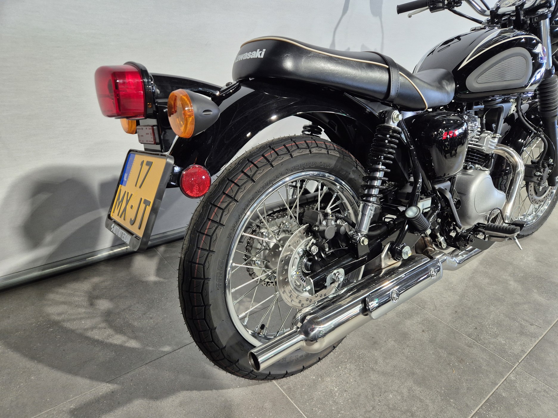 KAWASAKI - Meguro S1