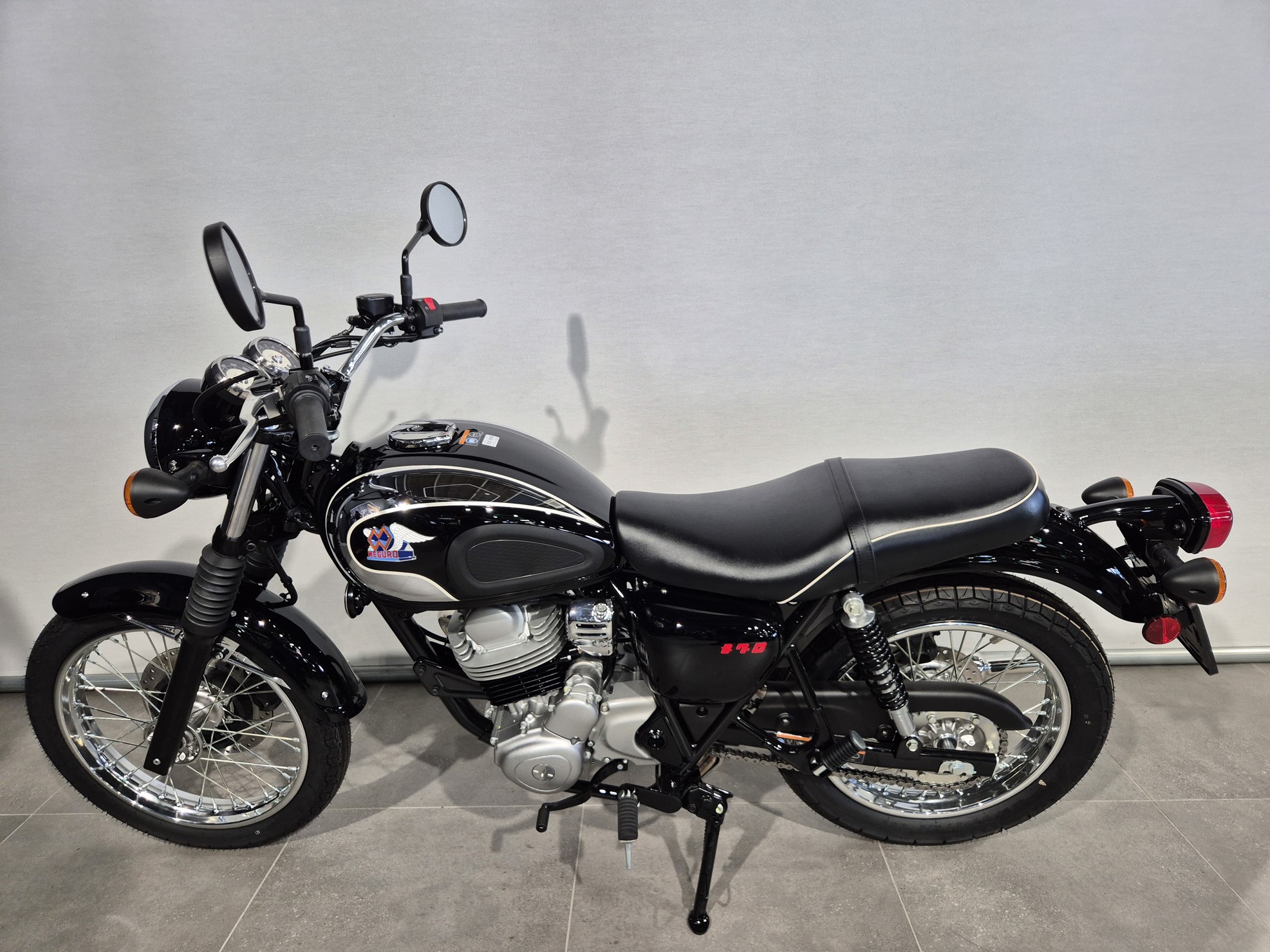 KAWASAKI - Meguro S1