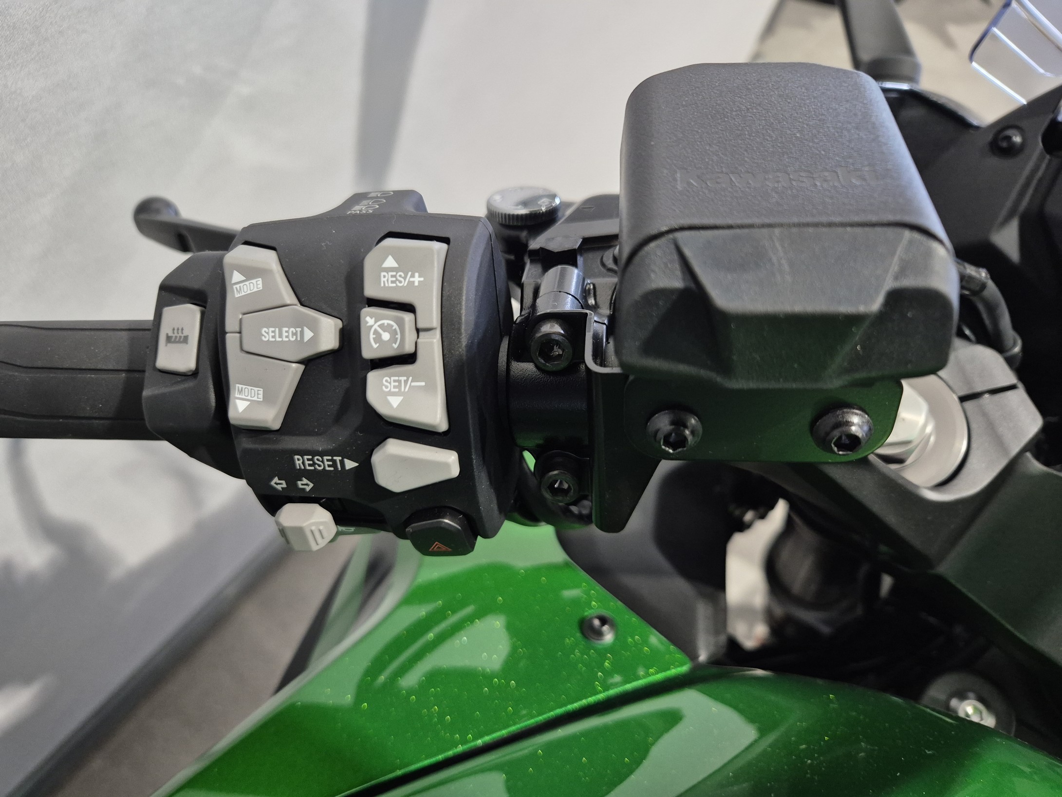 KAWASAKI - NINJA 1100 SX SE
