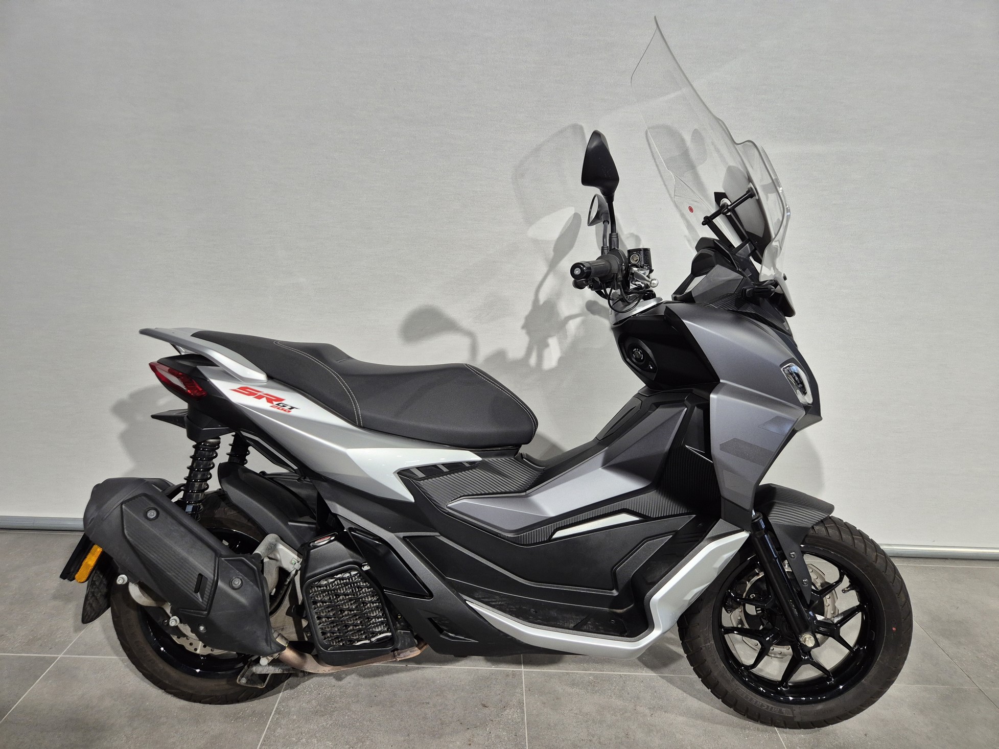 APRILIA - SR GT 200