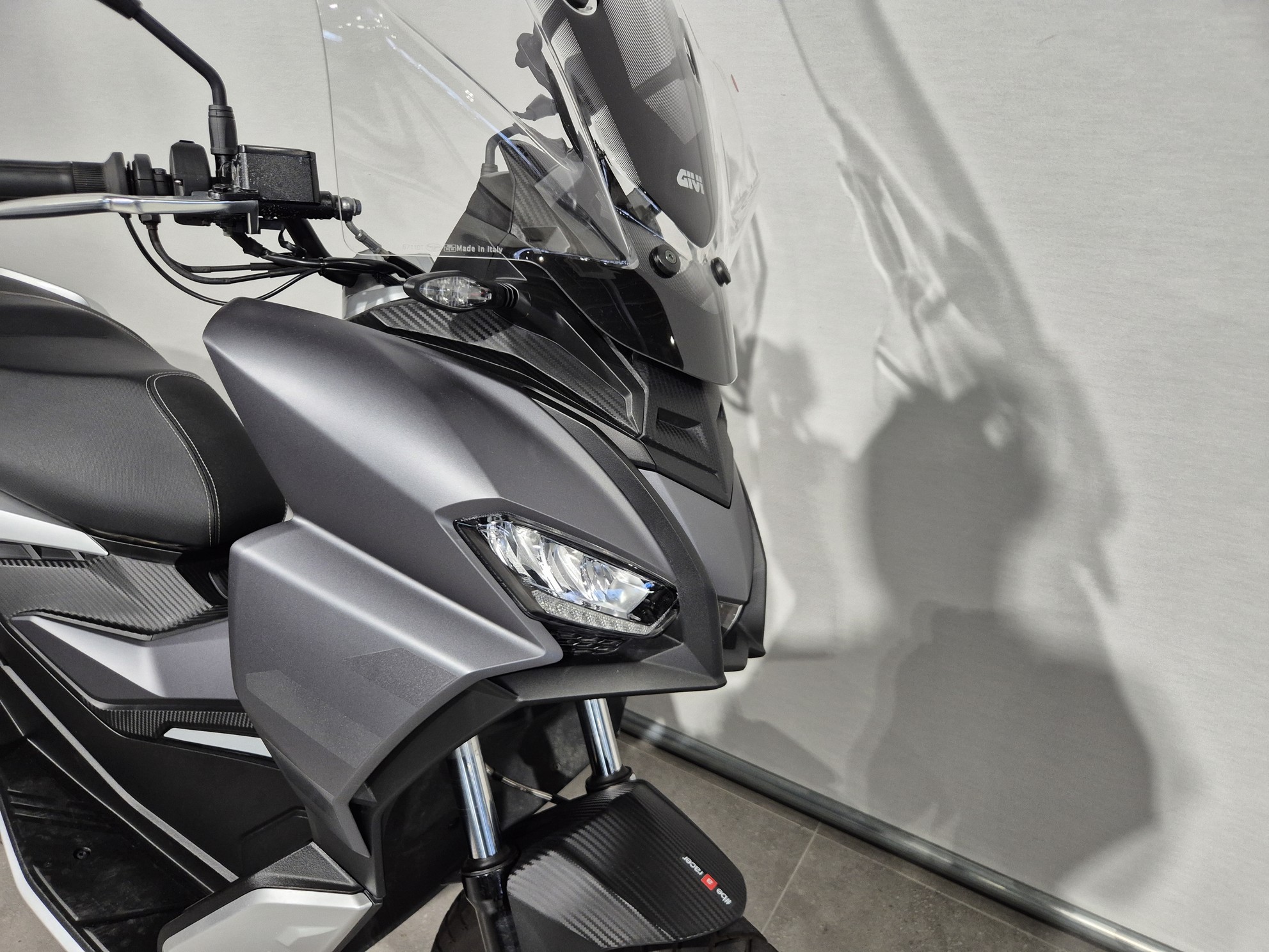 APRILIA - SR GT 200