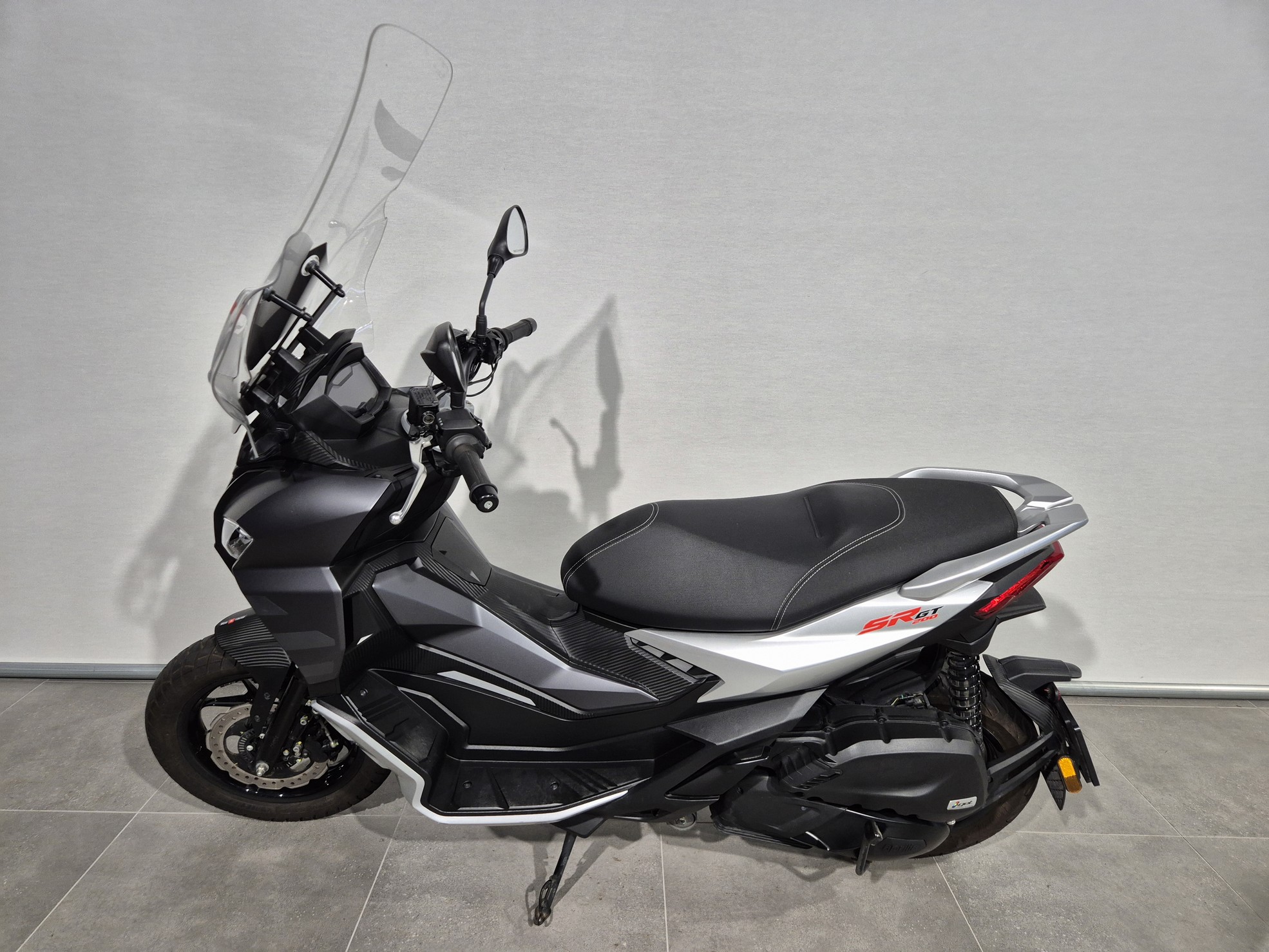 APRILIA - SR GT 200