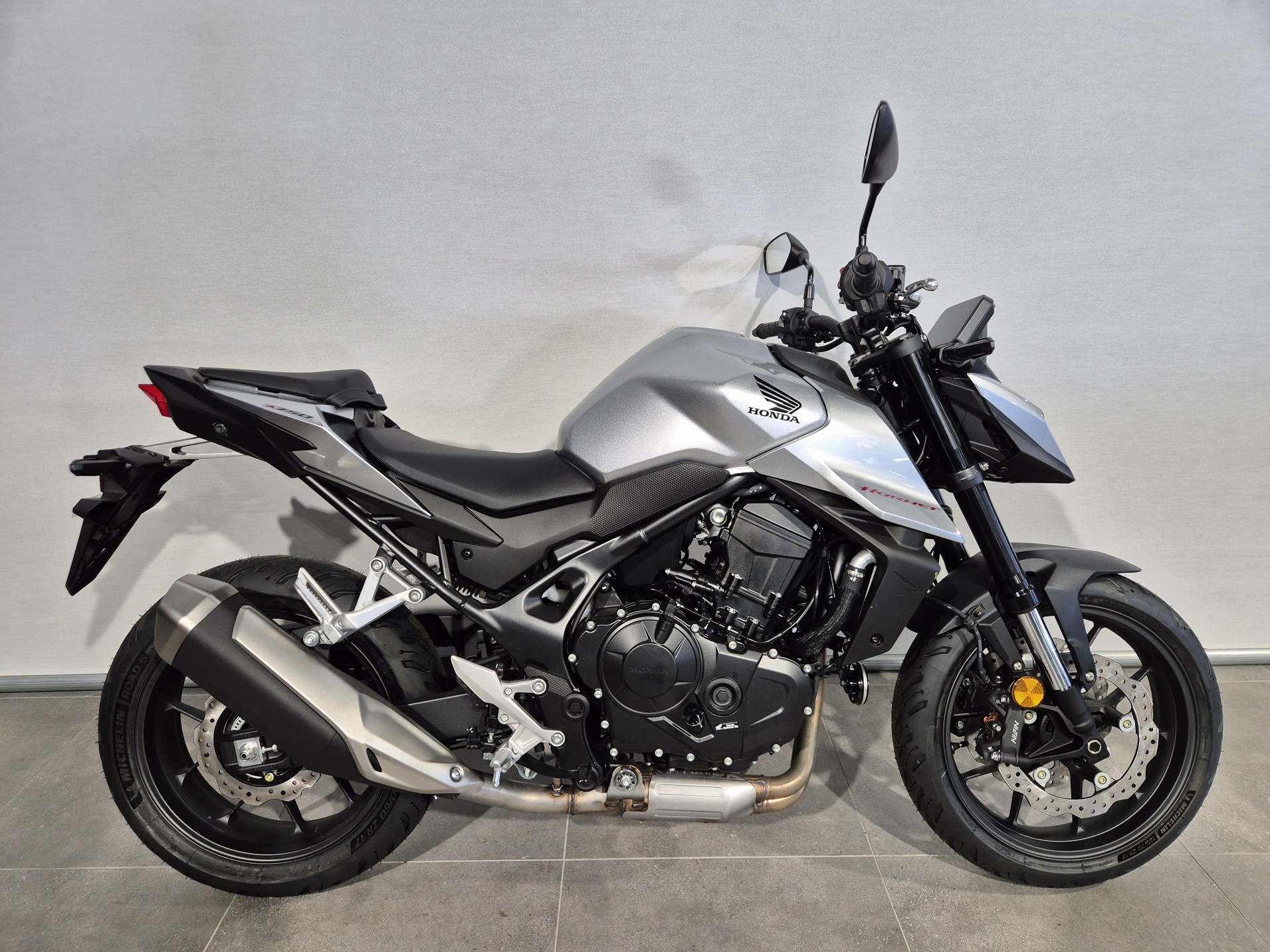 HONDA - CB 750 HORNET