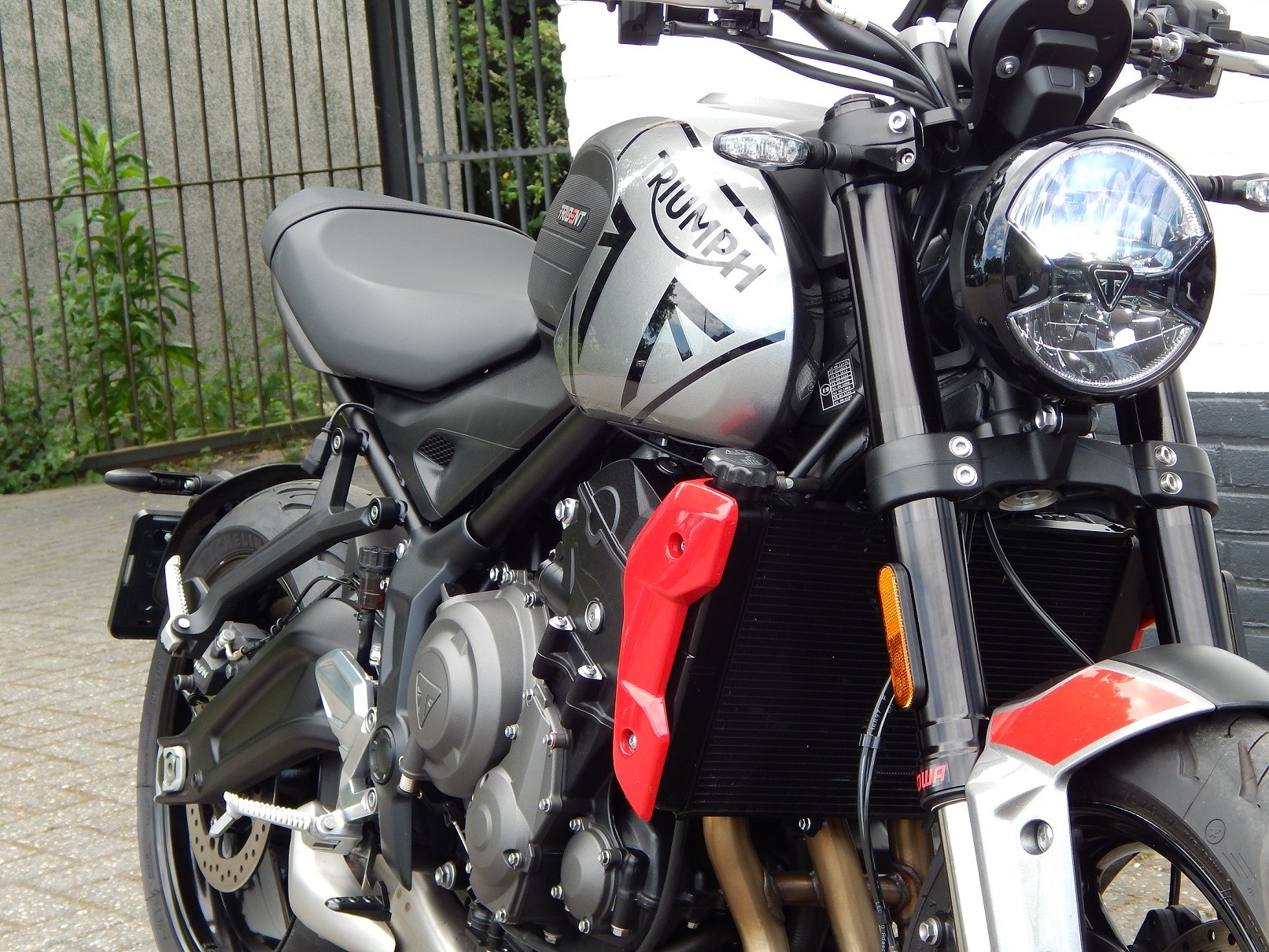 TRIUMPH - TRIDENT 660