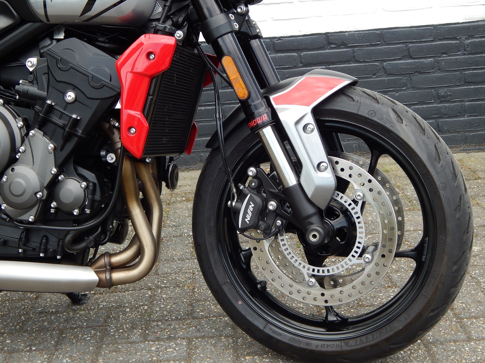 TRIUMPH - TRIDENT 660