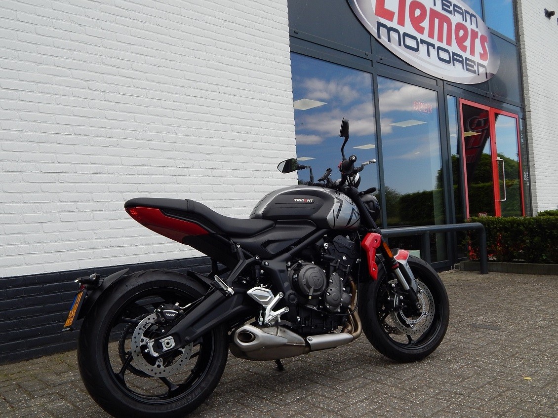TRIUMPH - TRIDENT 660