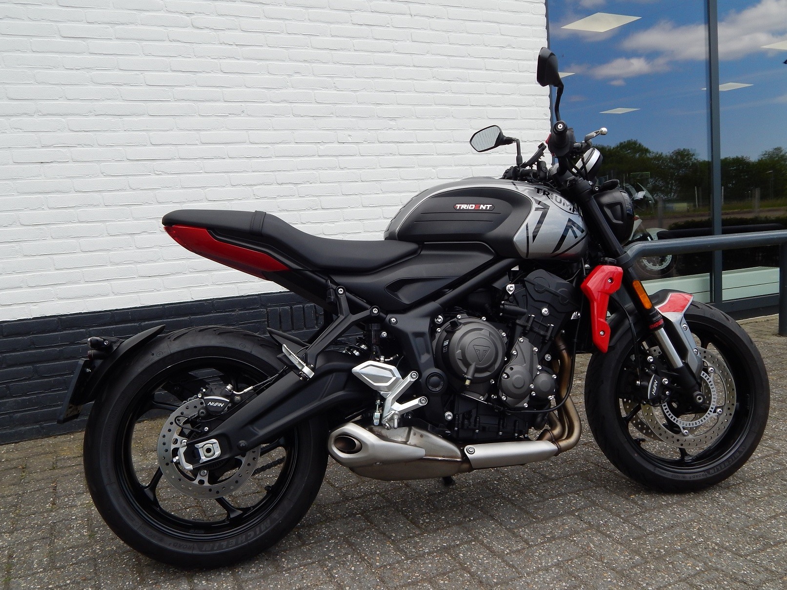 TRIUMPH - TRIDENT 660