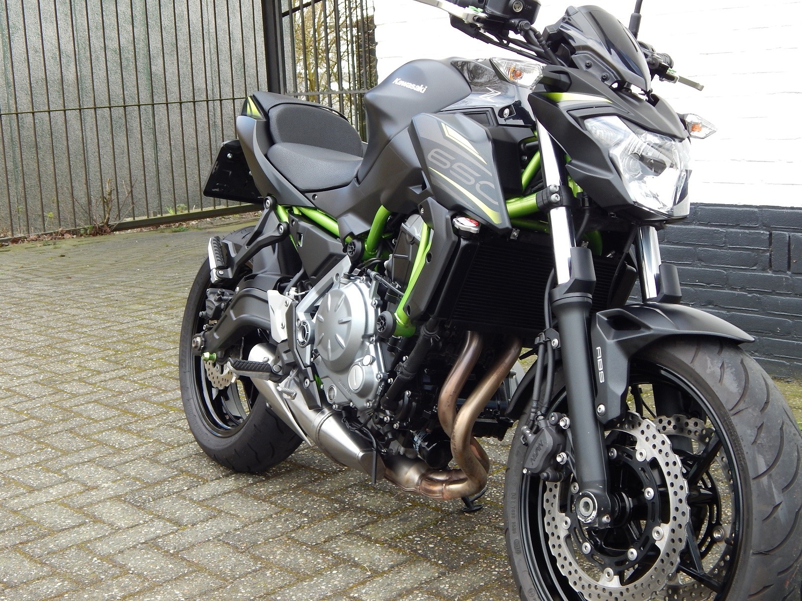 KAWASAKI - Z650