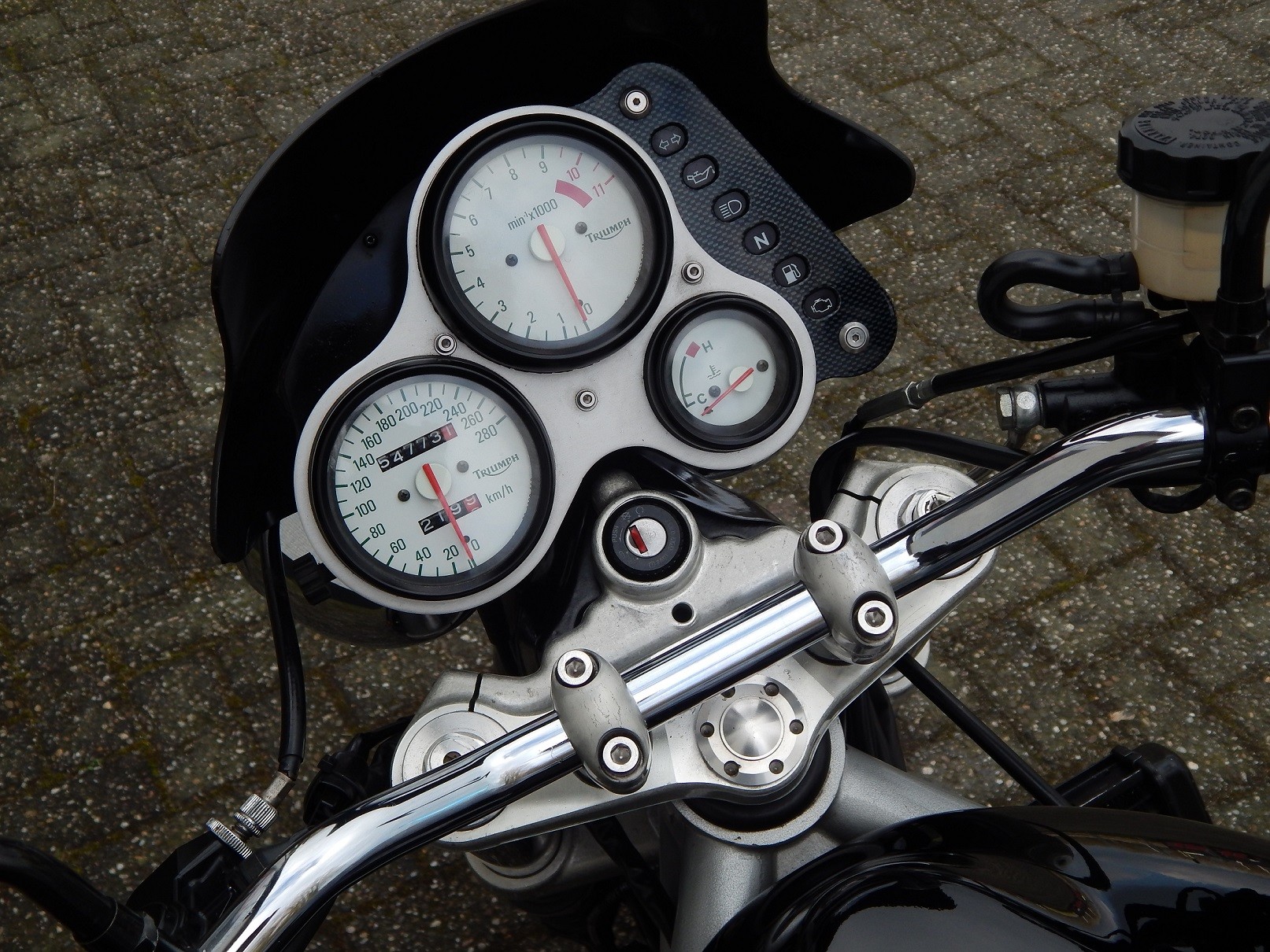 TRIUMPH - SPEED TRIPLE T509
