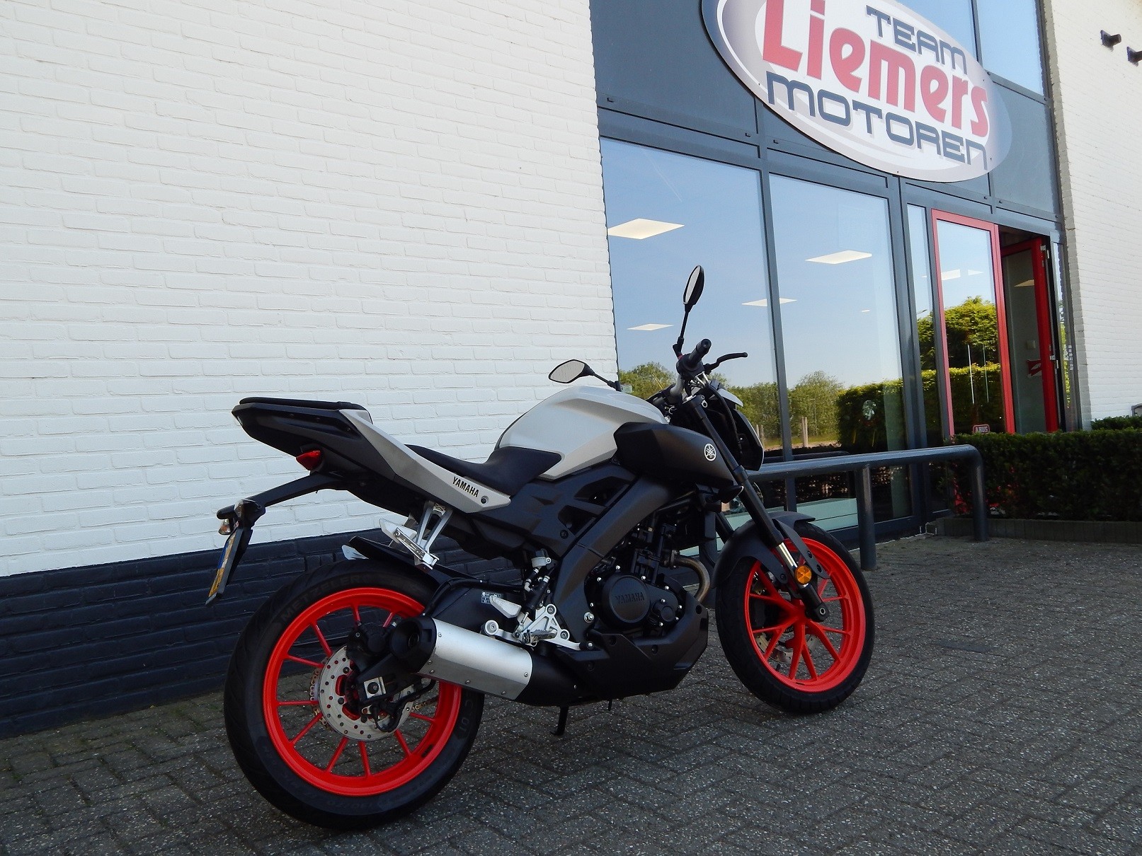 YAMAHA - MT 125