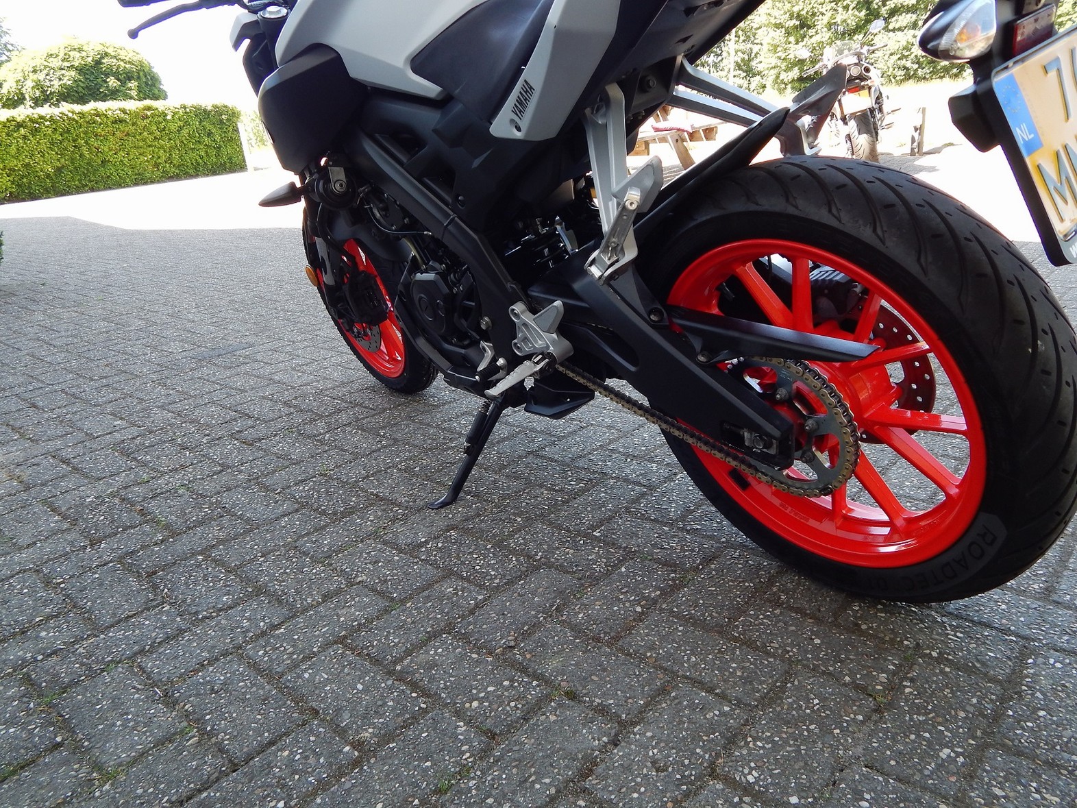 YAMAHA - MT 125