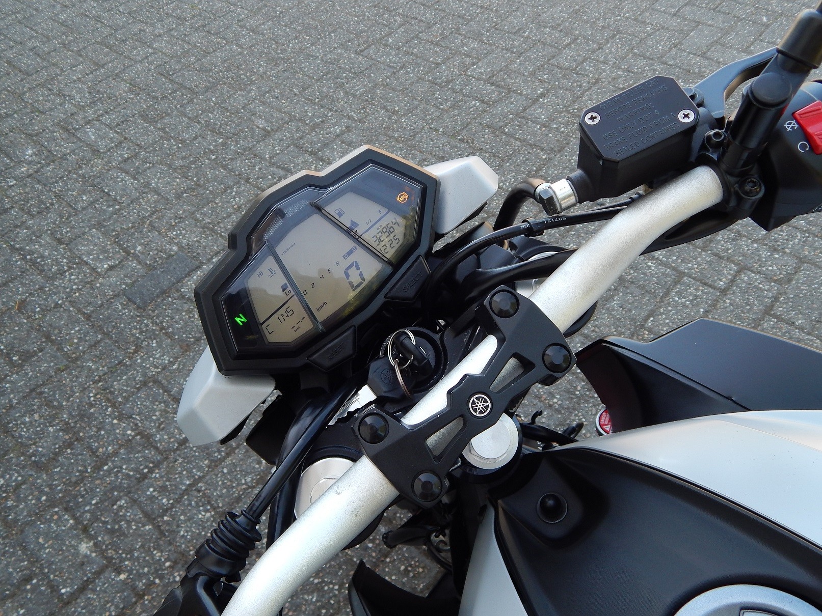 YAMAHA - MT 125