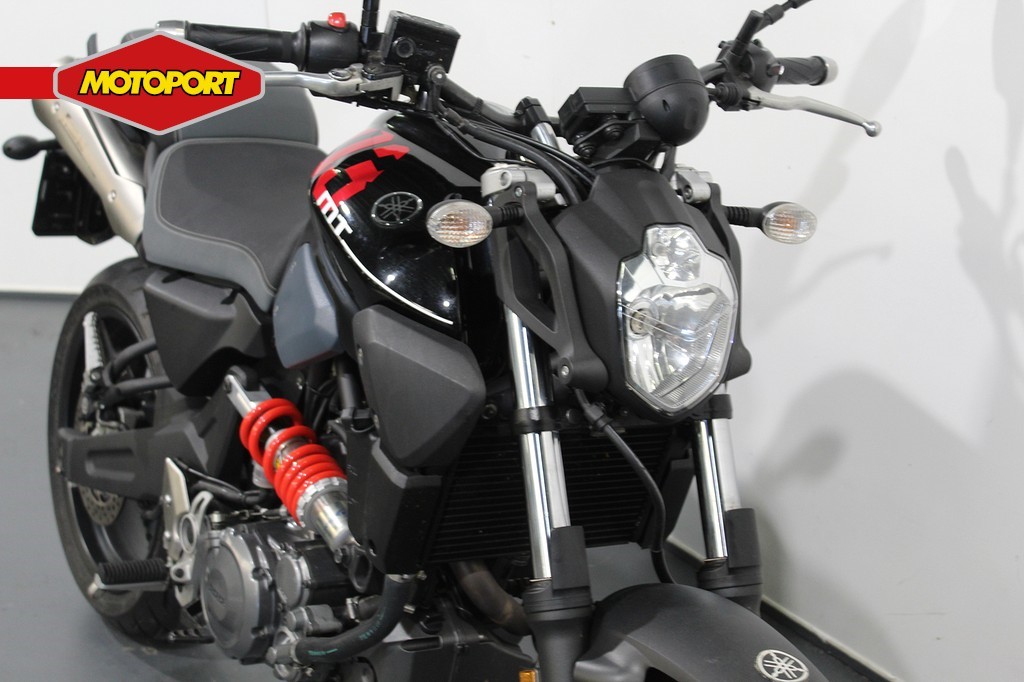YAMAHA - MT-03