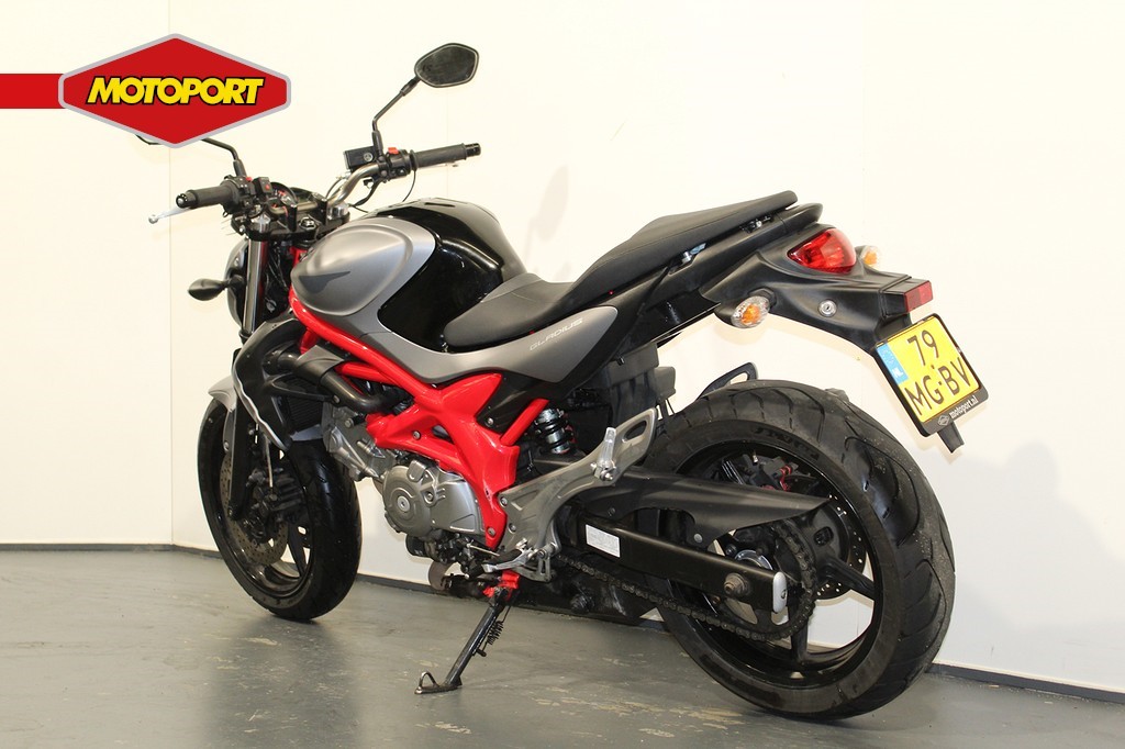 SUZUKI - SFV 650 Gladius ABS