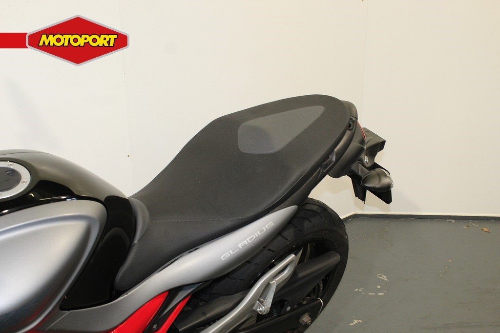 SUZUKI - SFV 650 Gladius ABS