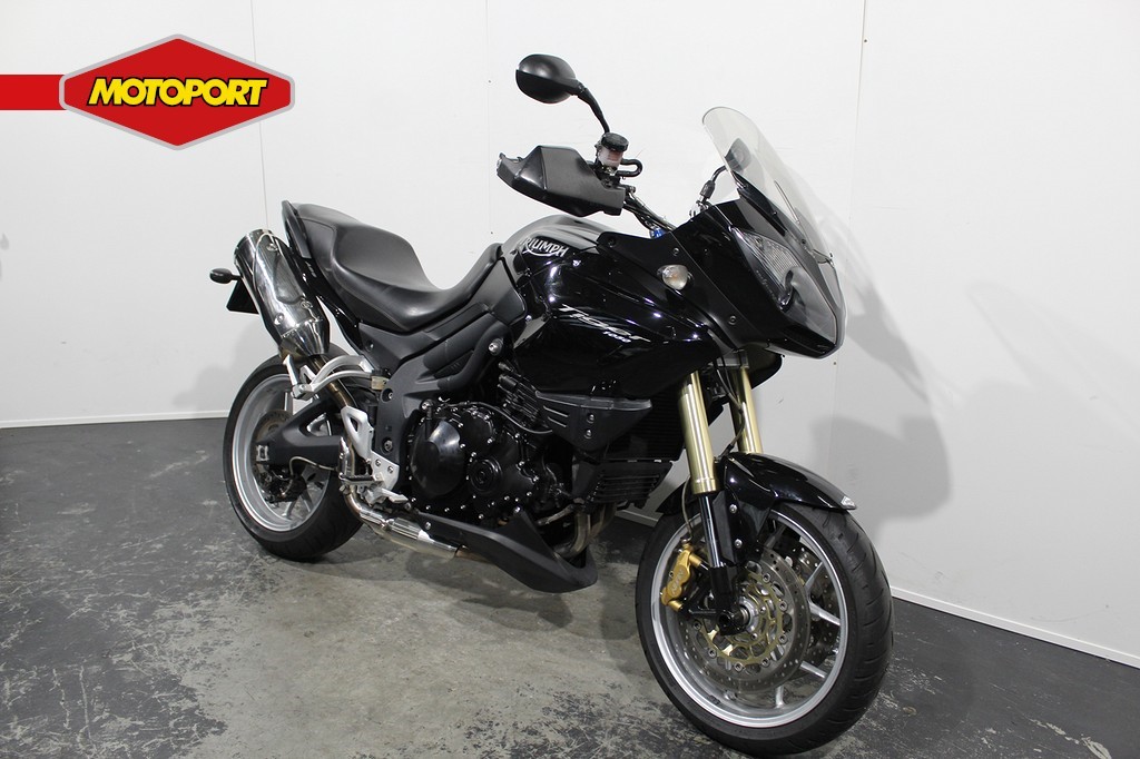 TRIUMPH - TIGER 1050 .