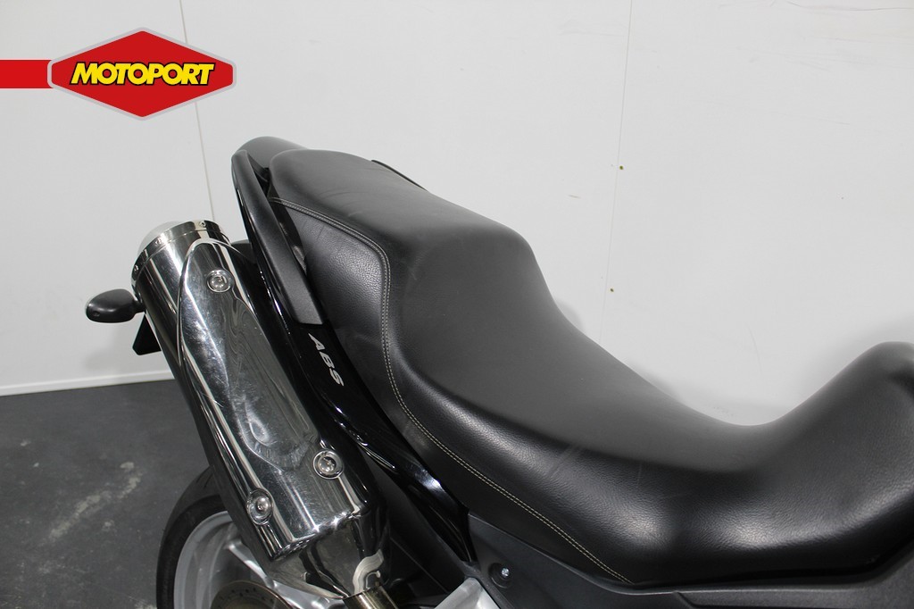 TRIUMPH - TIGER 1050 .