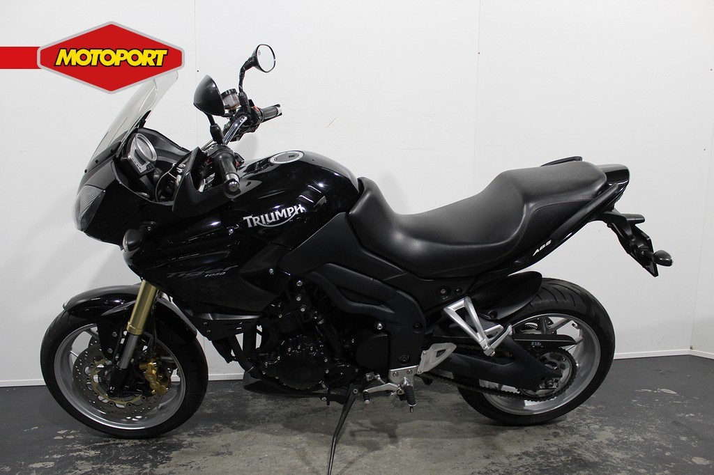 TRIUMPH - TIGER 1050 .