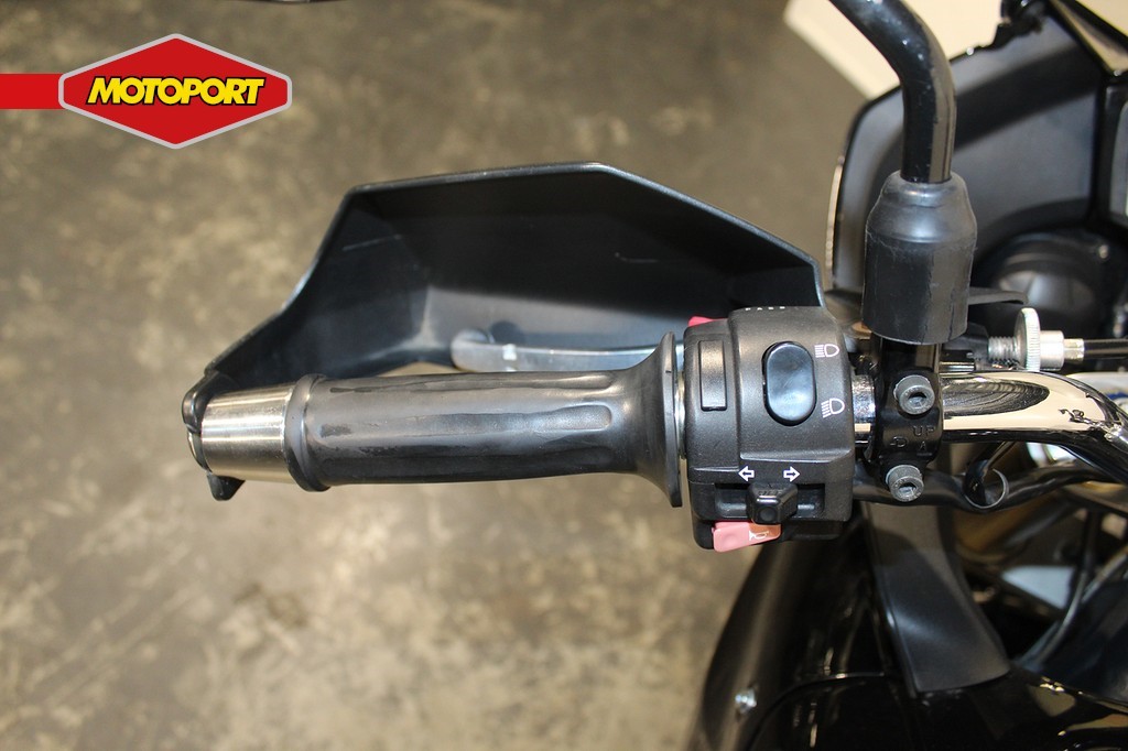 TRIUMPH - TIGER 1050 .