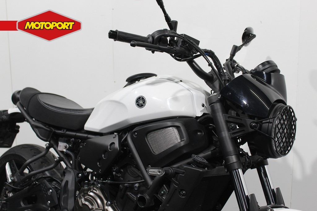 YAMAHA - XSR 700