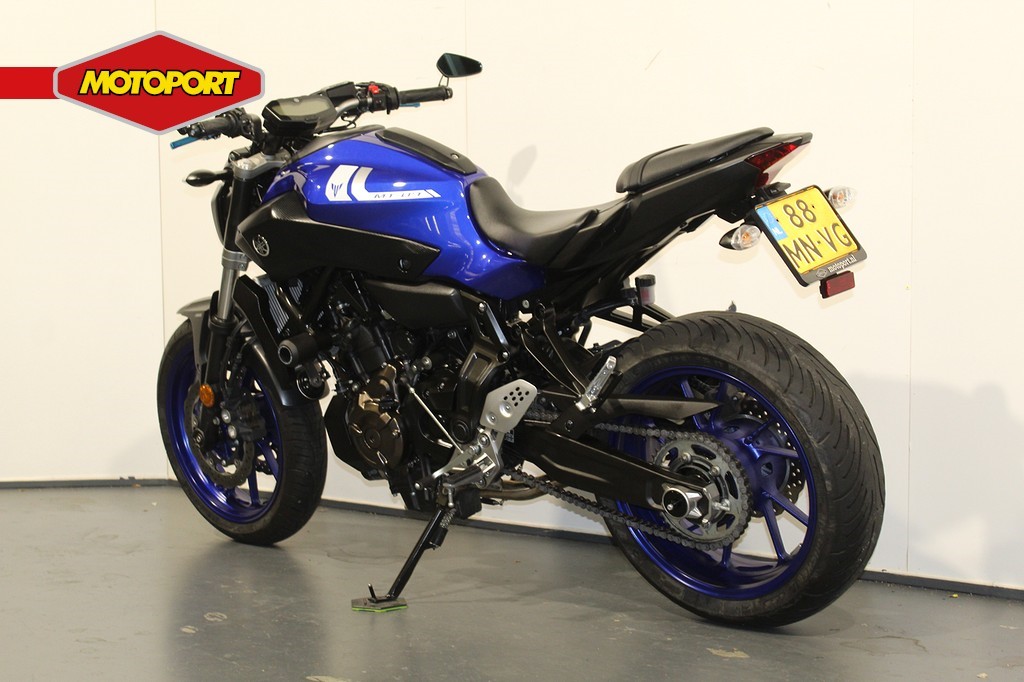 YAMAHA - MT 07