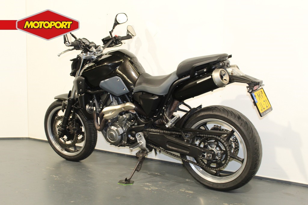 YAMAHA - MT 03