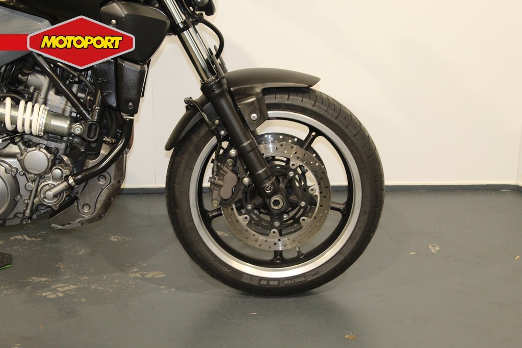 YAMAHA - MT 03