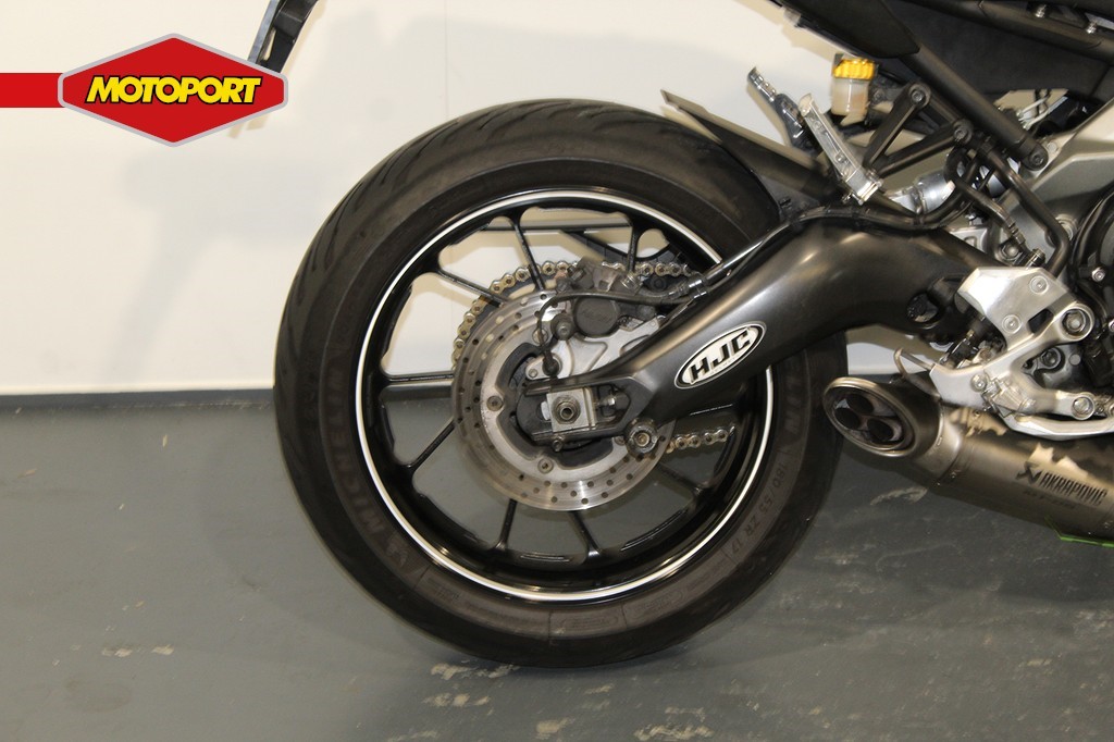 YAMAHA - MT 09