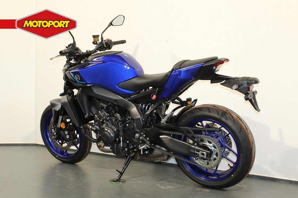 YAMAHA - MT 09