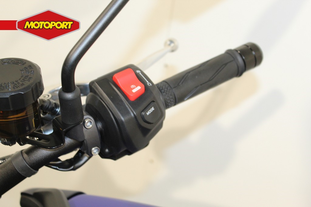 YAMAHA - MT 09