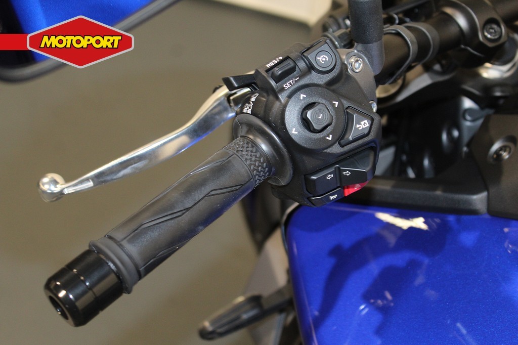 YAMAHA - MT 09