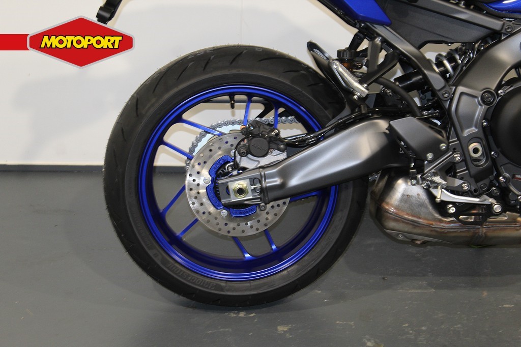 YAMAHA - MT 09