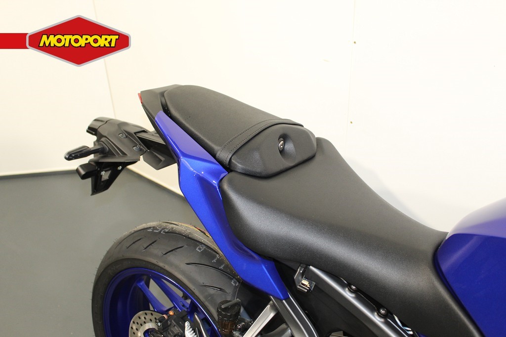 YAMAHA - MT 09
